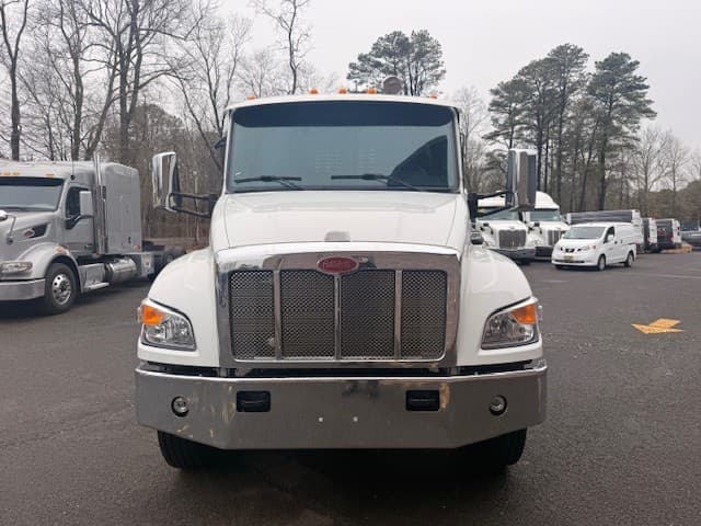 2025 Peterbilt 548 — photo 2