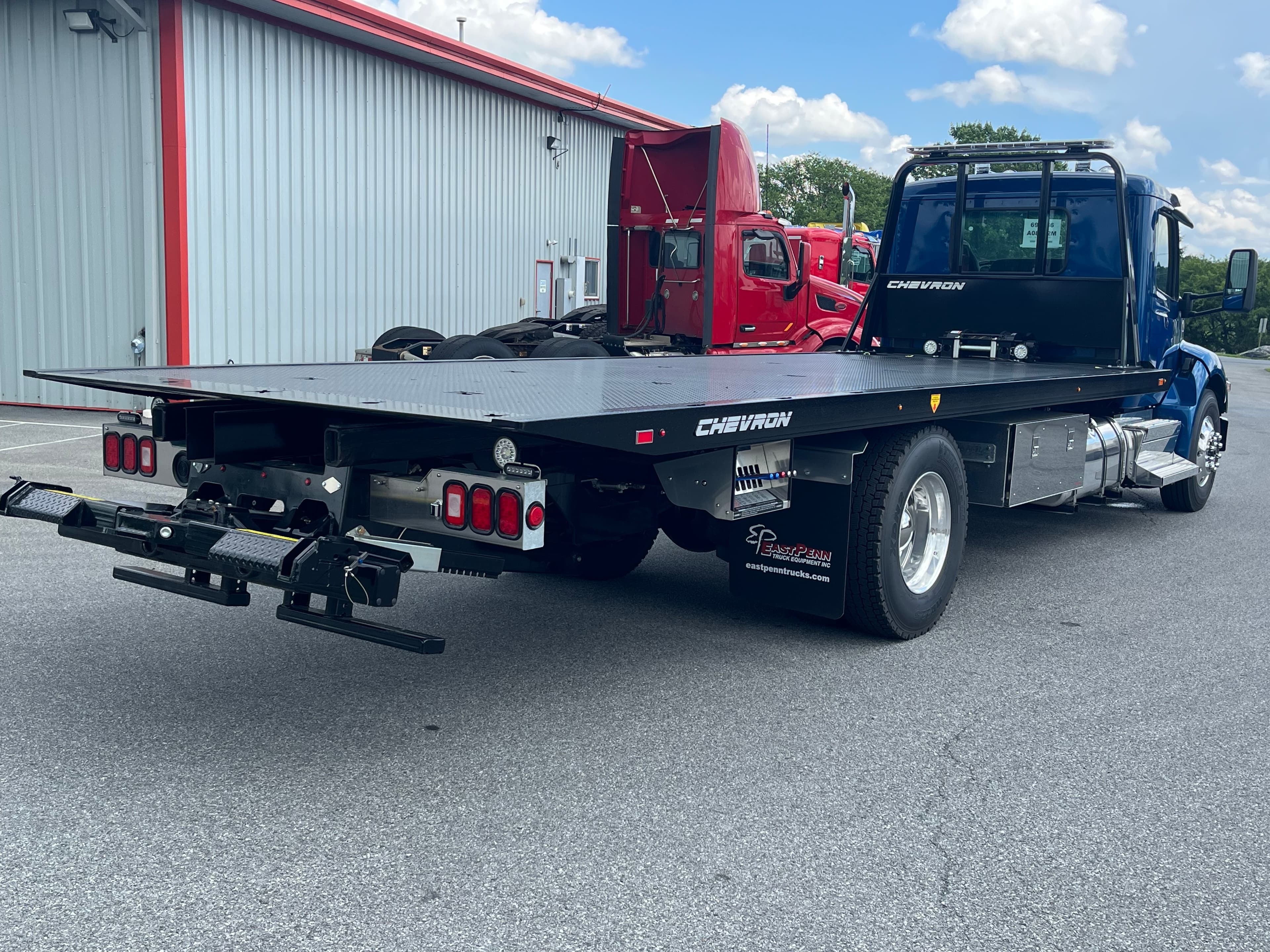 2025 Peterbilt — photo 4