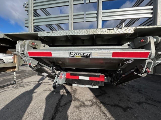 2025 Peterbilt 220EV — photo 14