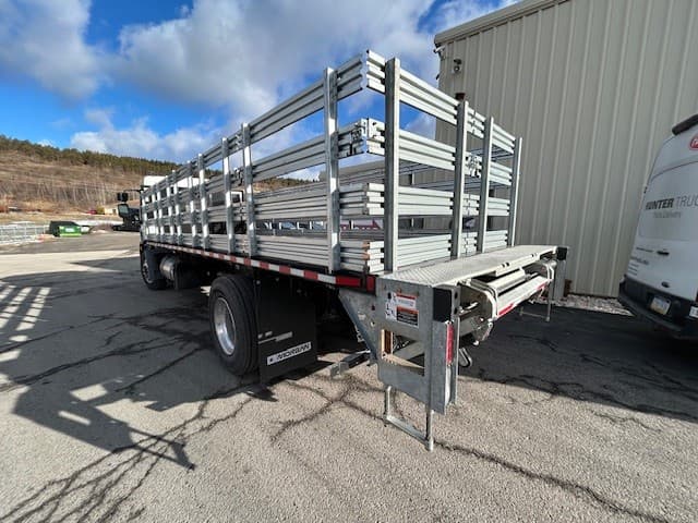 2025 Peterbilt 220EV — photo 15