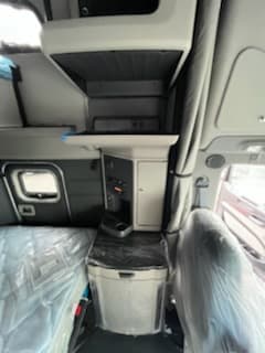2025 Peterbilt 579 — photo 11