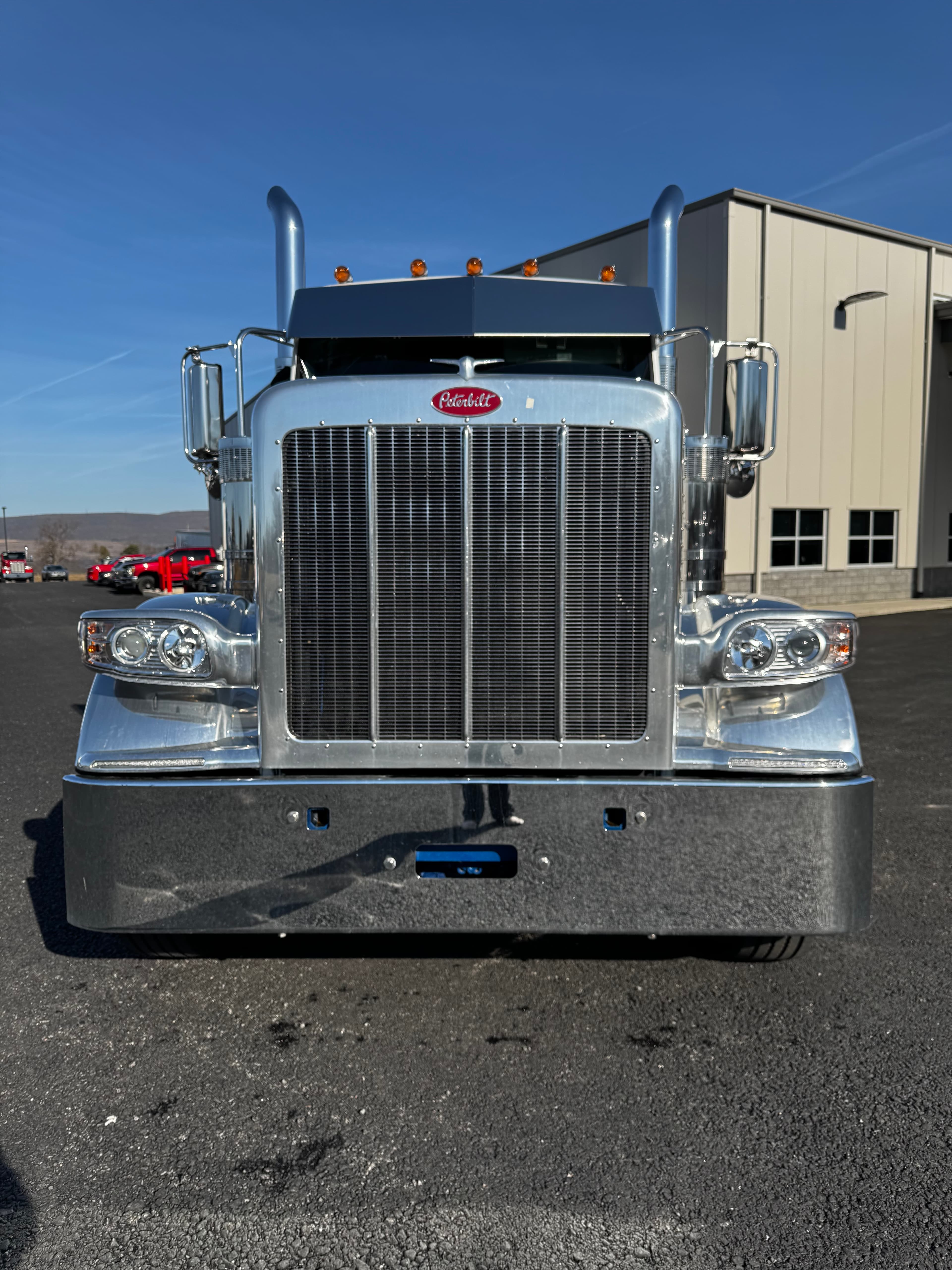 2025 Peterbilt 589 — photo 8