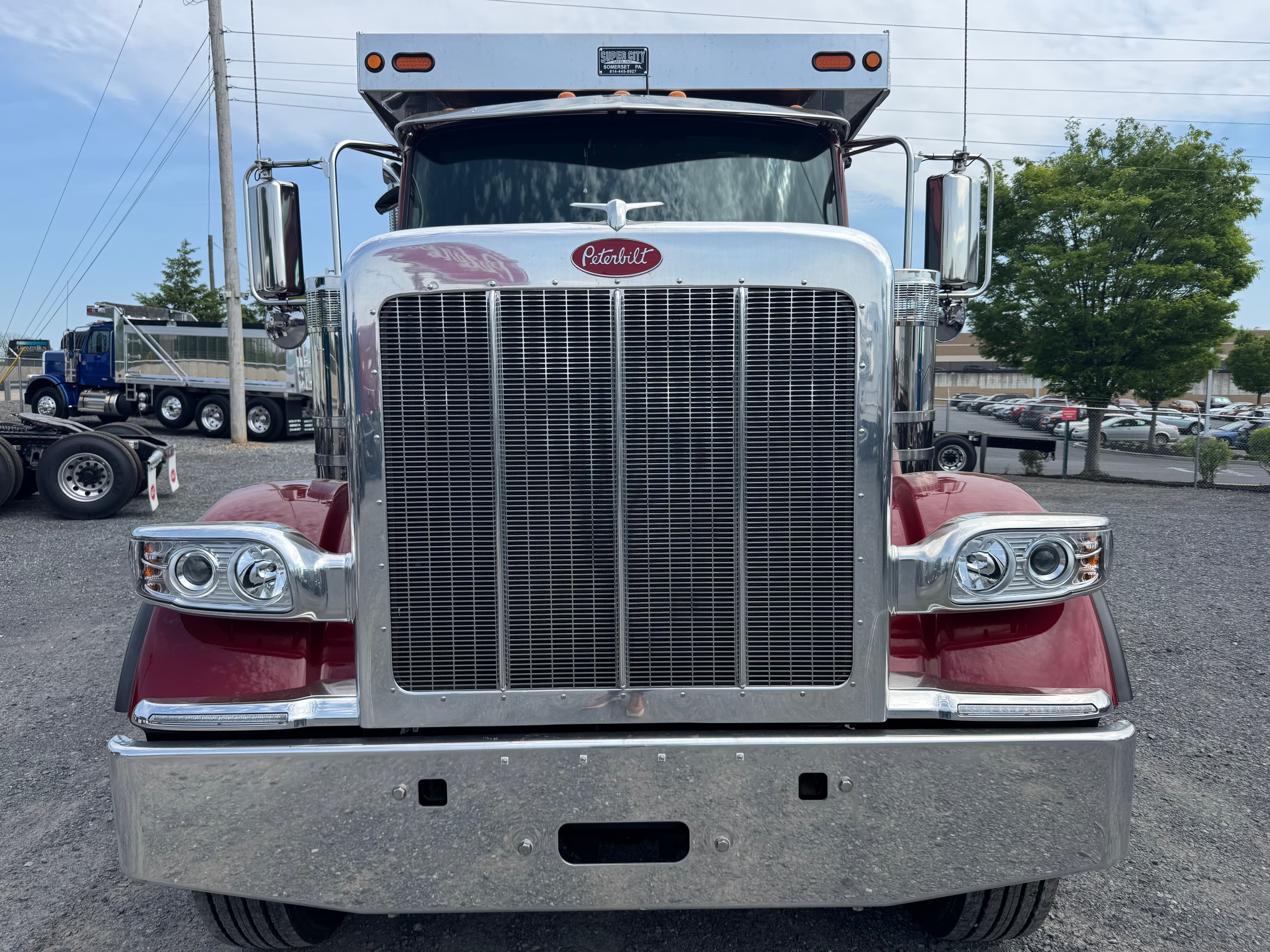 2025 Peterbilt 589 — photo 2