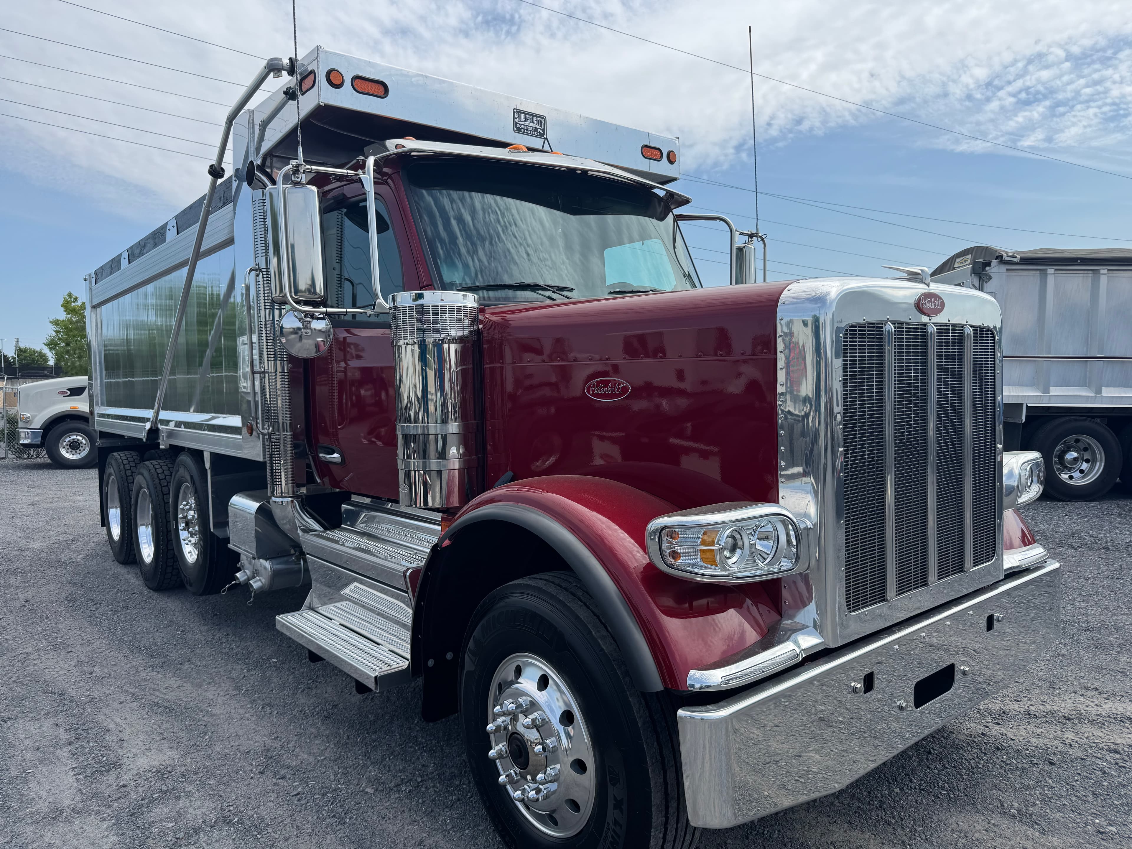 2025 Peterbilt 589 — photo 3