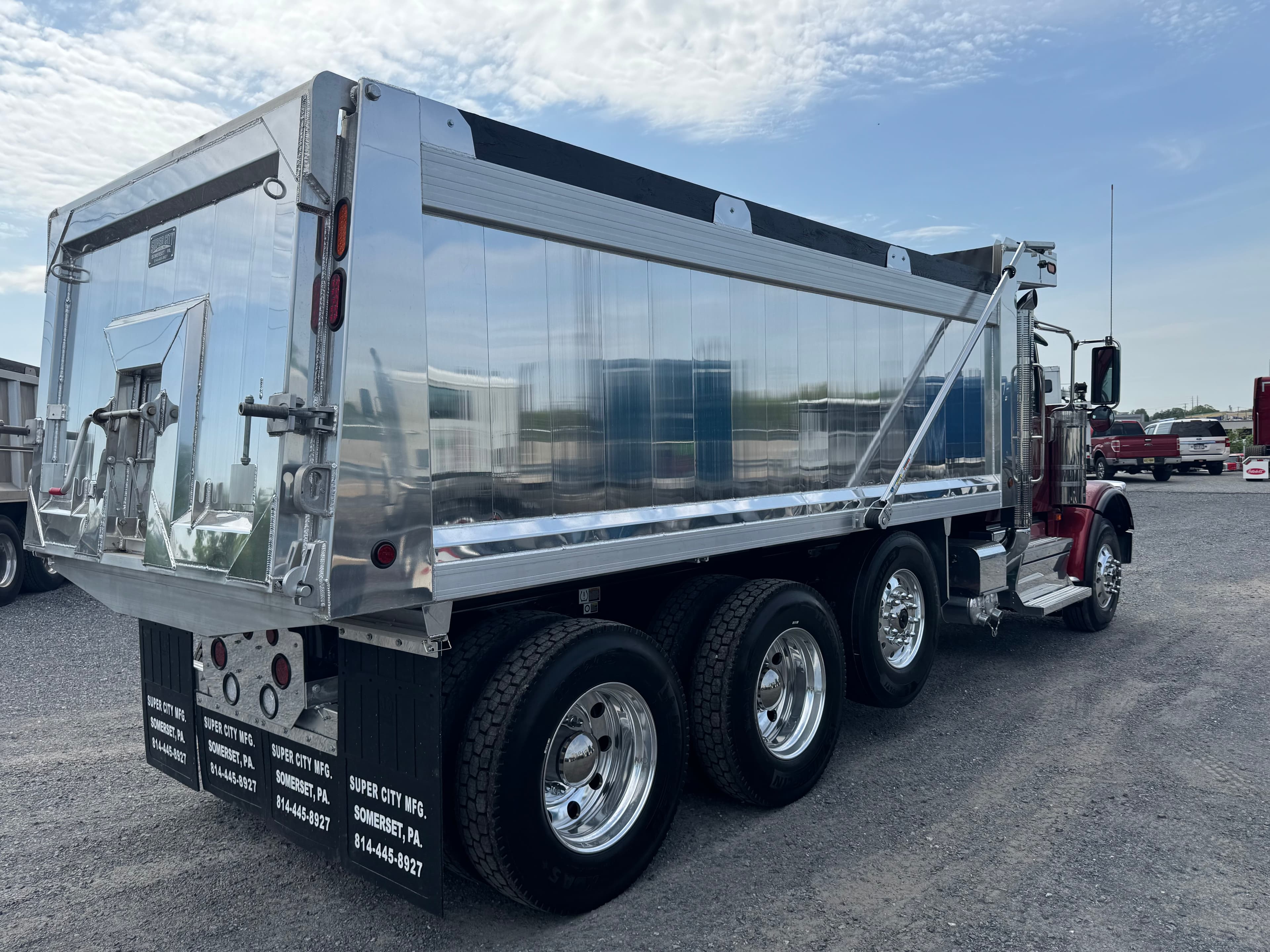 2025 Peterbilt 589 — photo 5