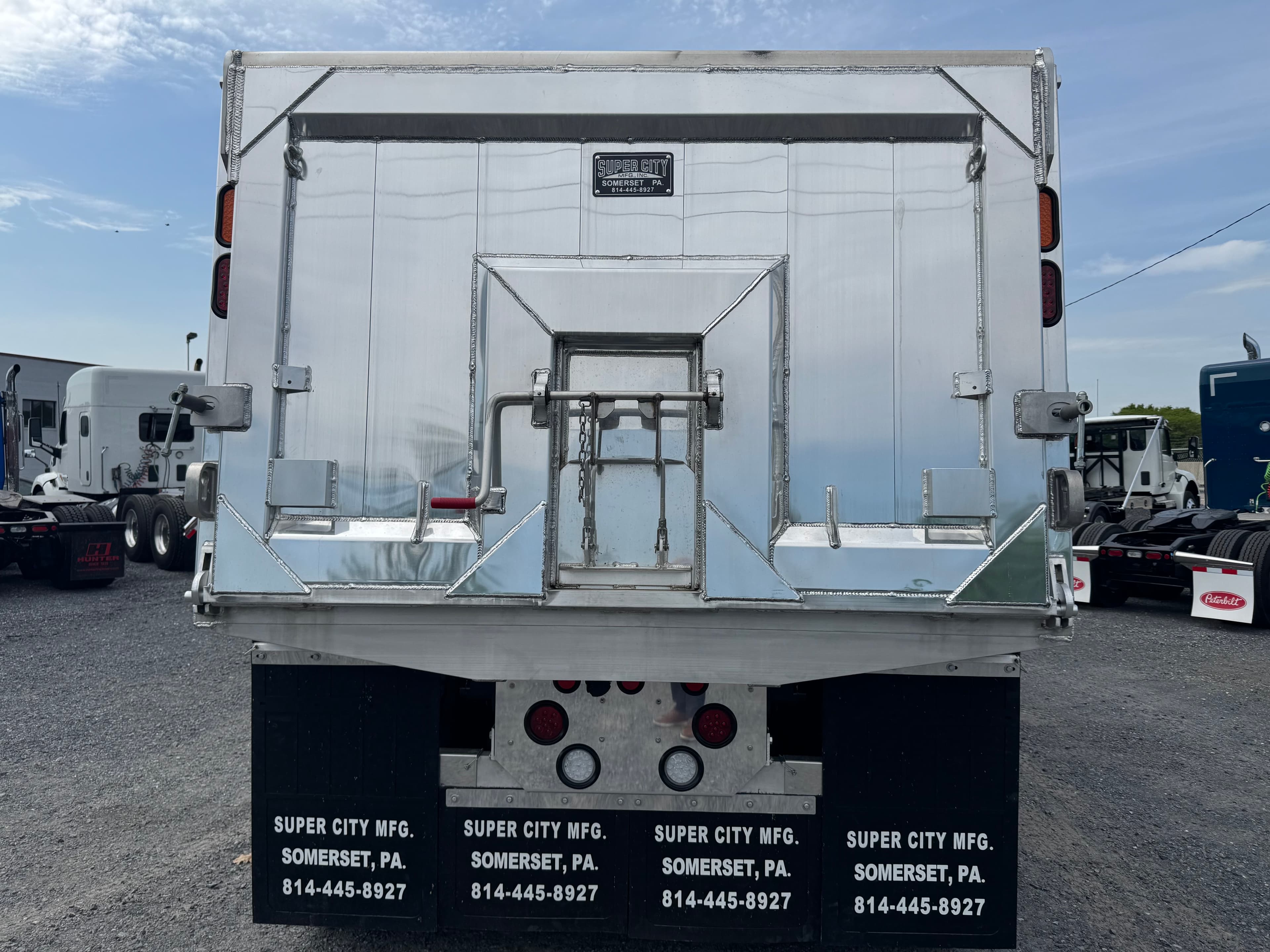 2025 Peterbilt 589 — photo 6