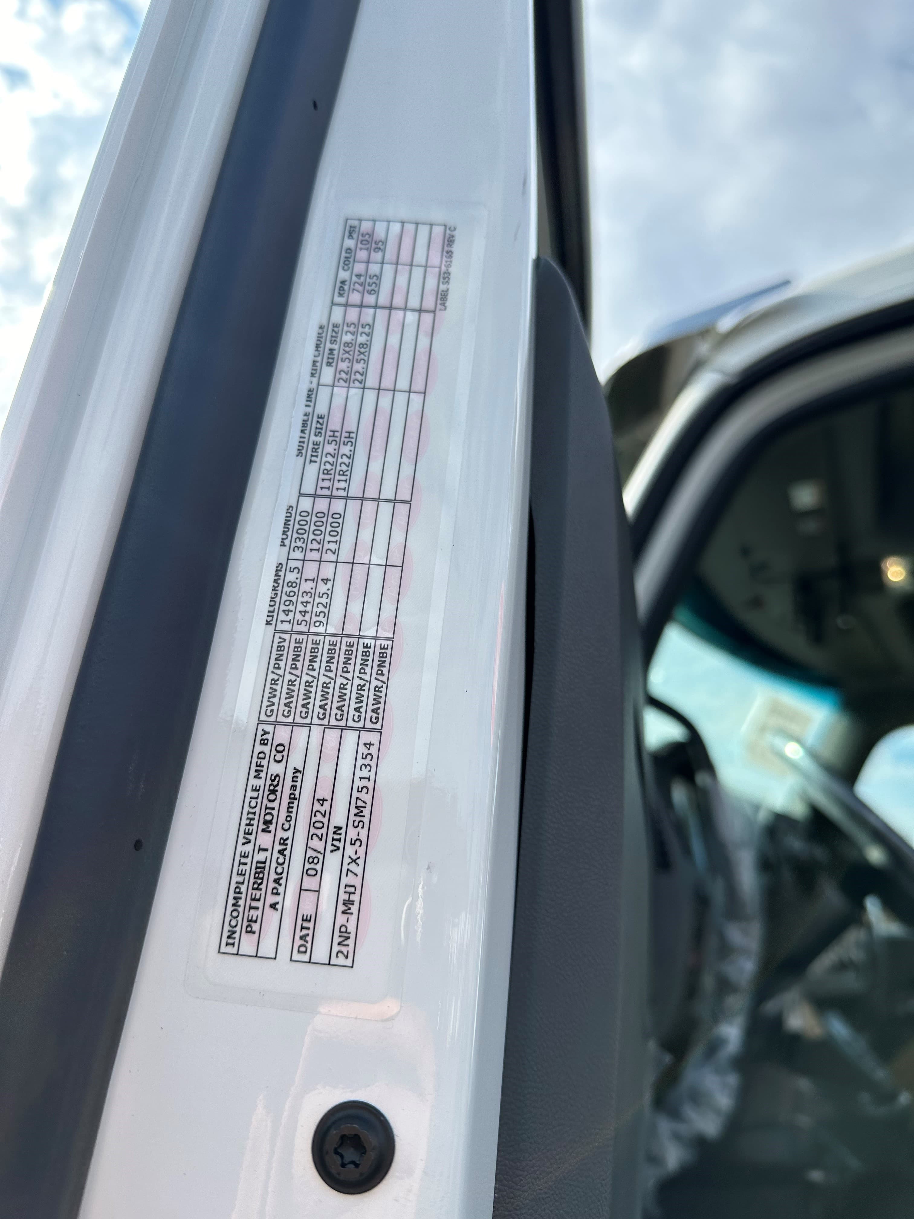 2025 Peterbilt — photo 9