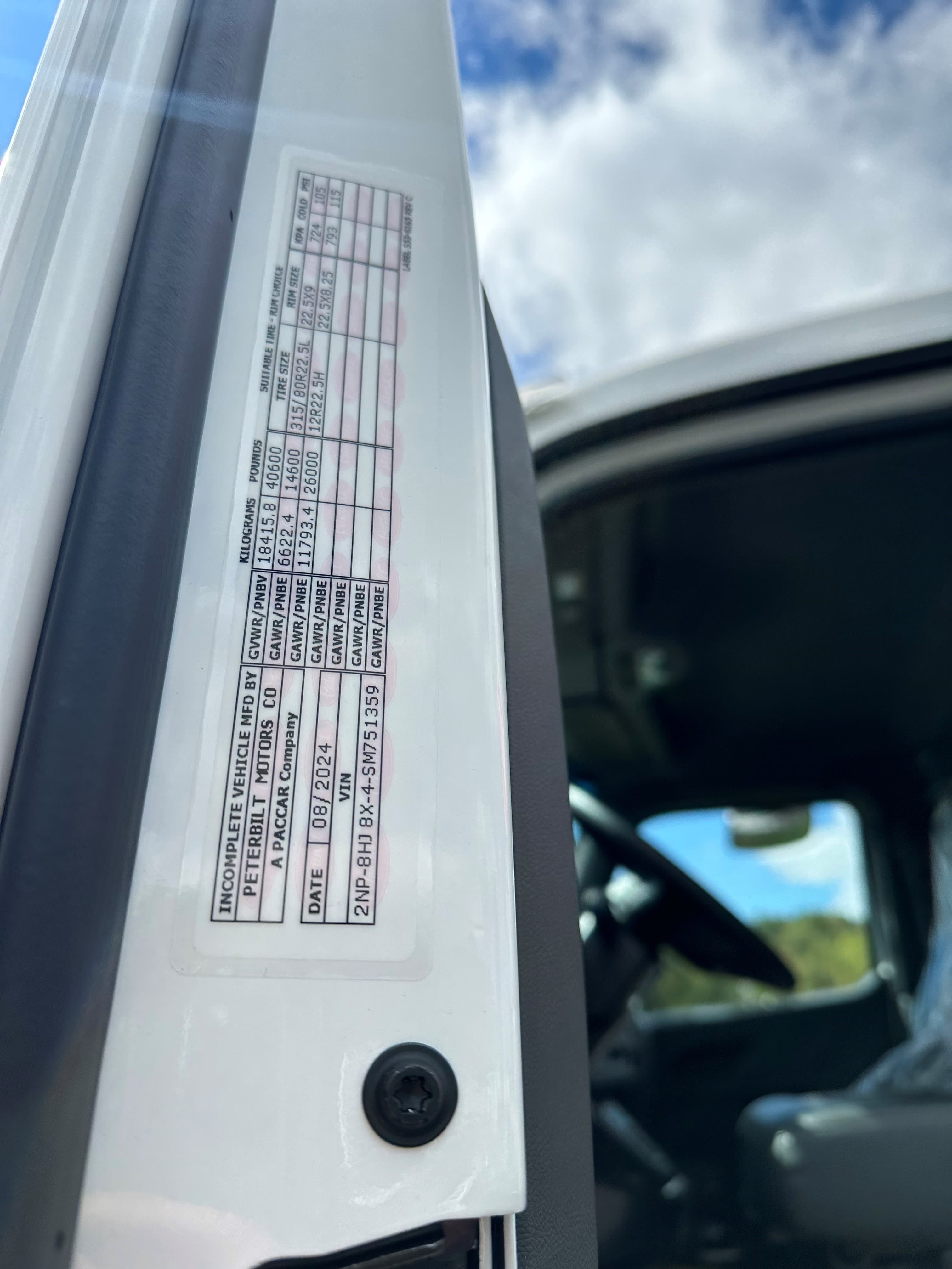 2025 Peterbilt 548 — photo 3