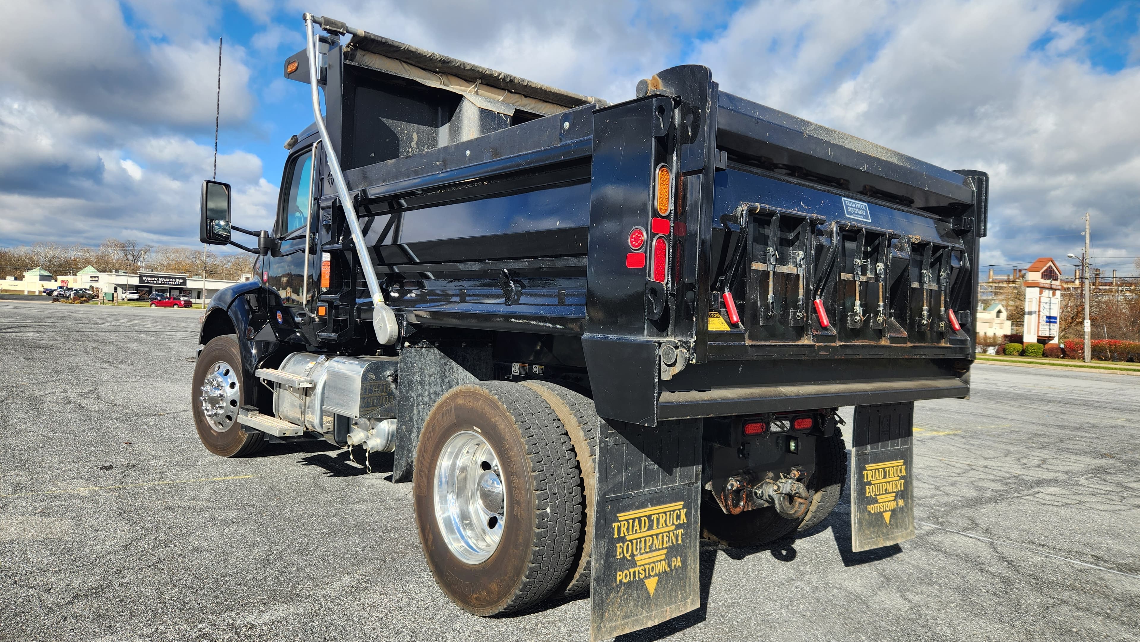 2025 Peterbilt — photo 7