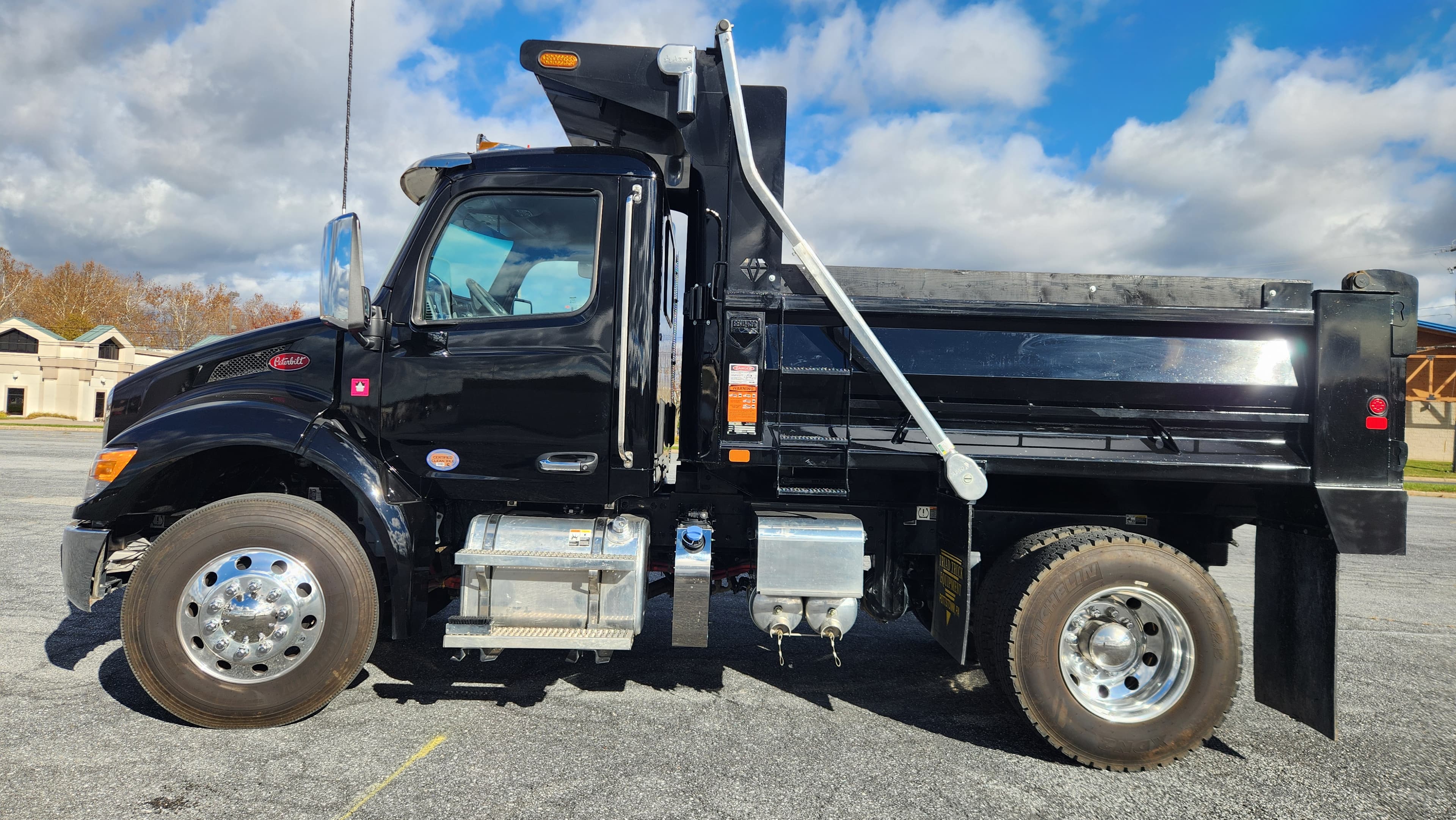 2025 Peterbilt — photo 8