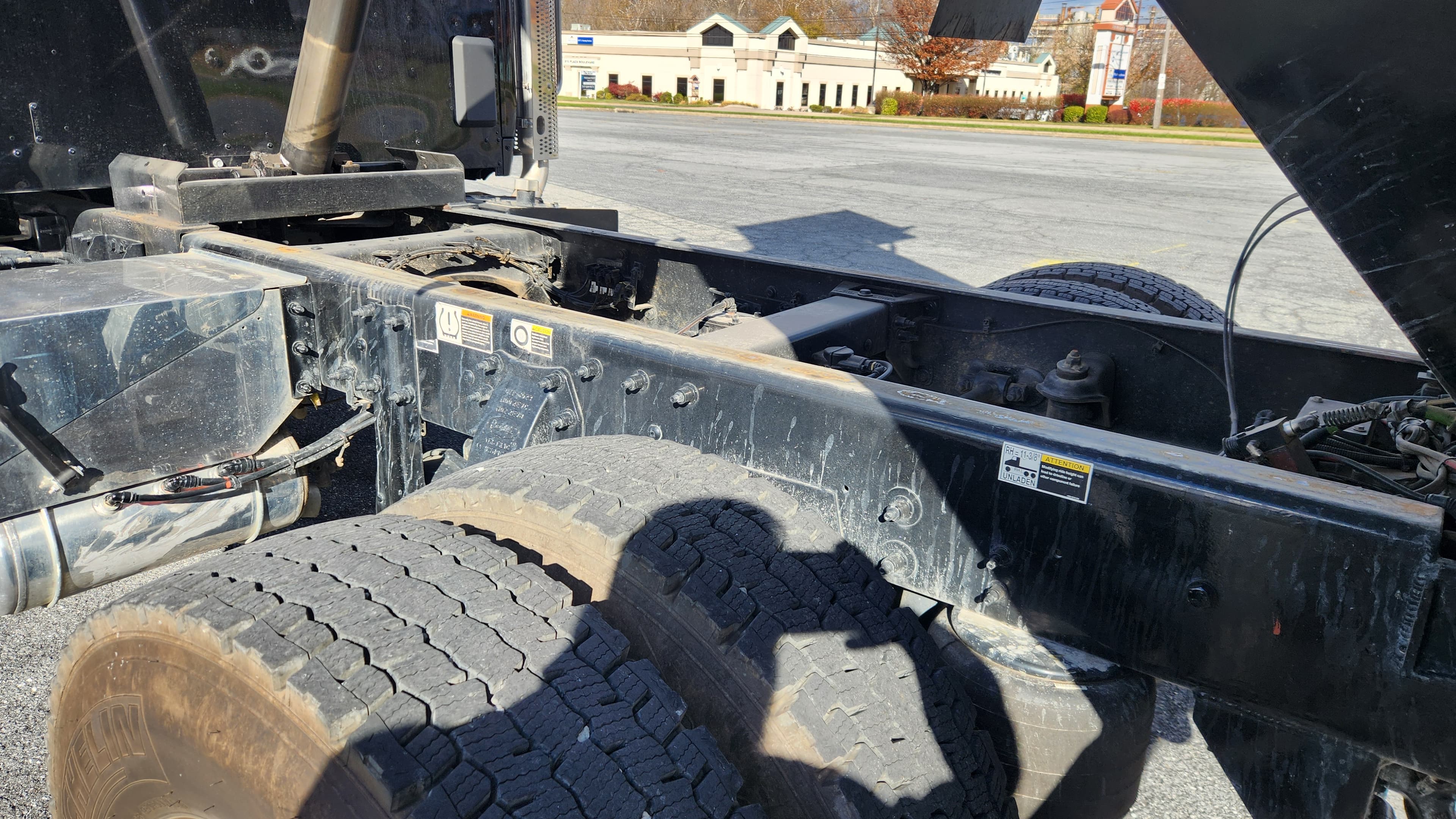 2025 Peterbilt — photo 18