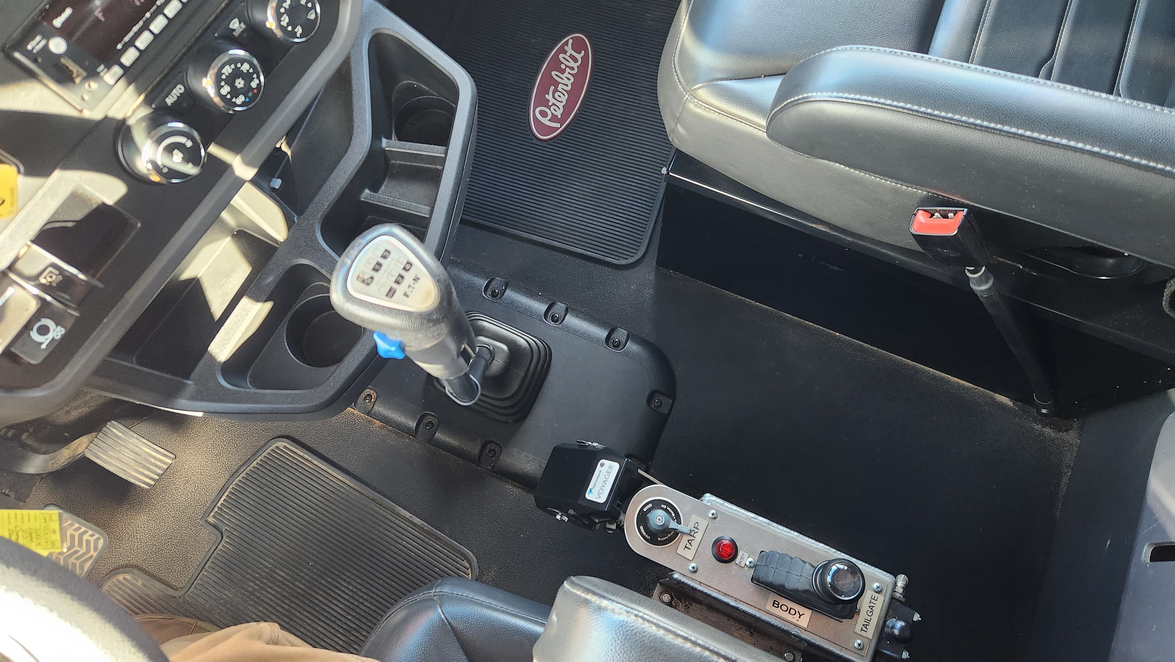 2025 Peterbilt — photo 27