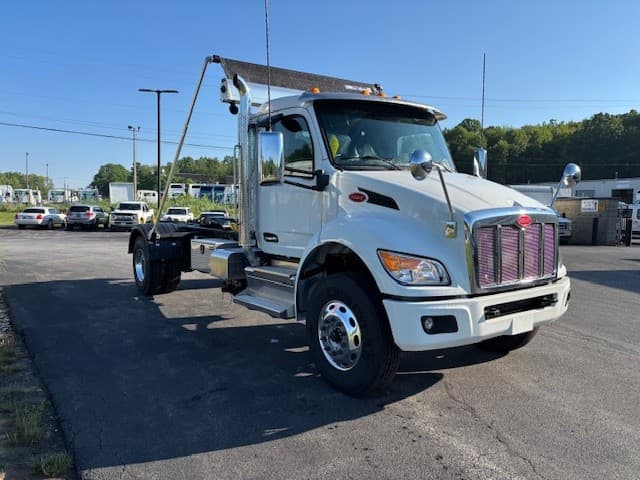 2025 Peterbilt — photo 6