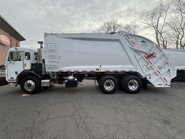 2025 Peterbilt 520 — photo 7