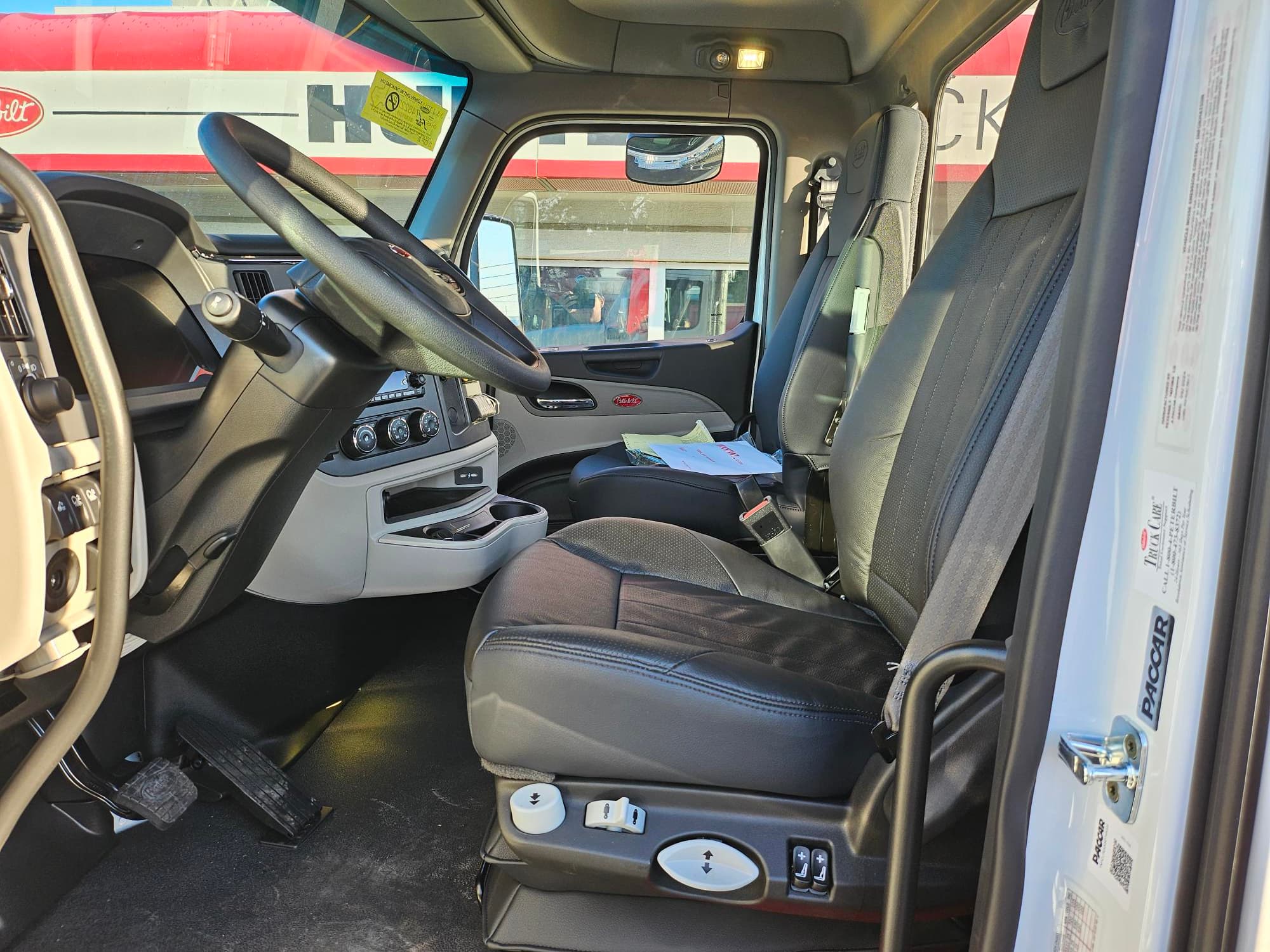2025 Peterbilt 567 — photo 6