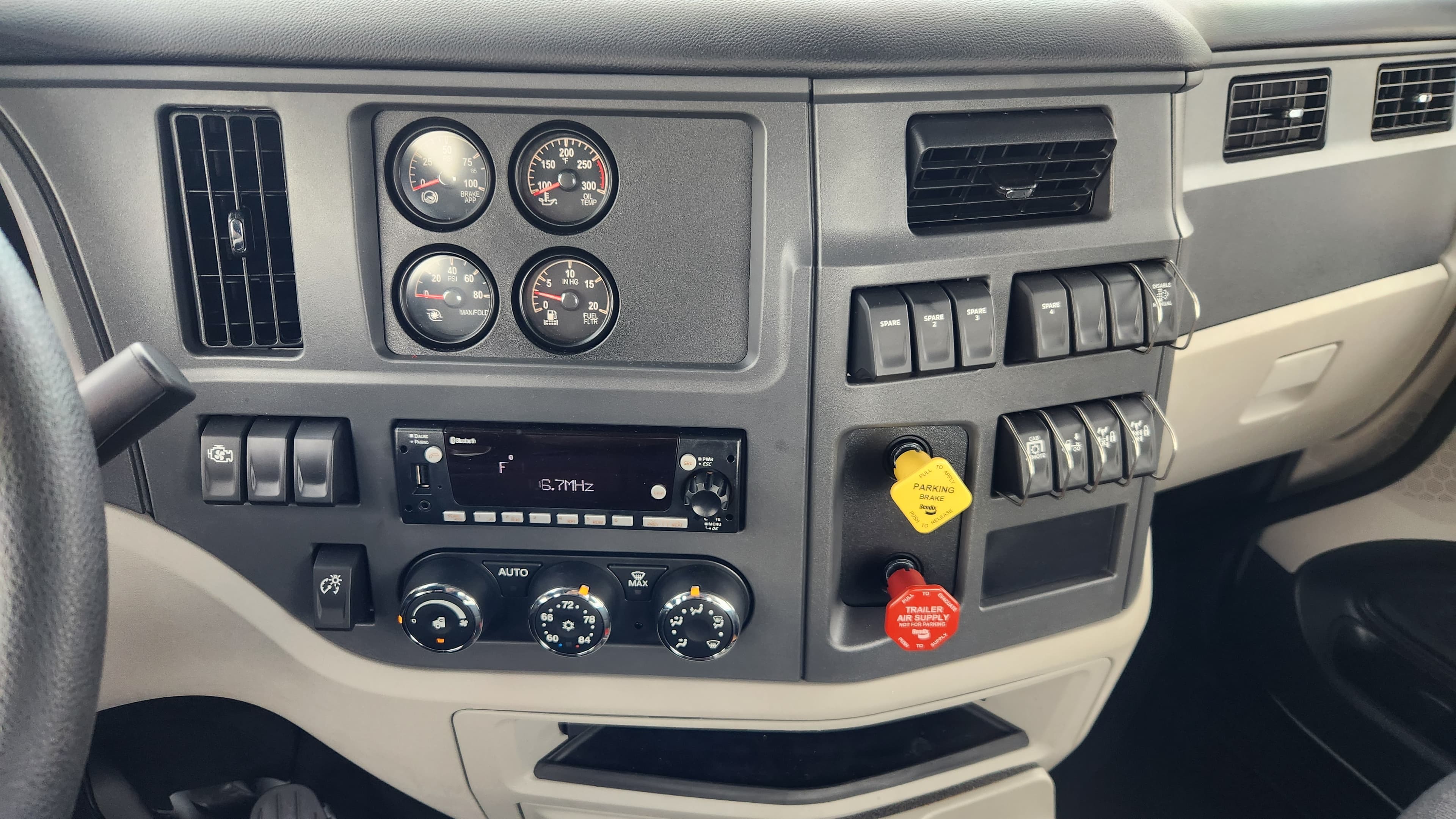 2026 Peterbilt 567 — photo 24