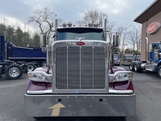 2025 Peterbilt 589 — photo 2