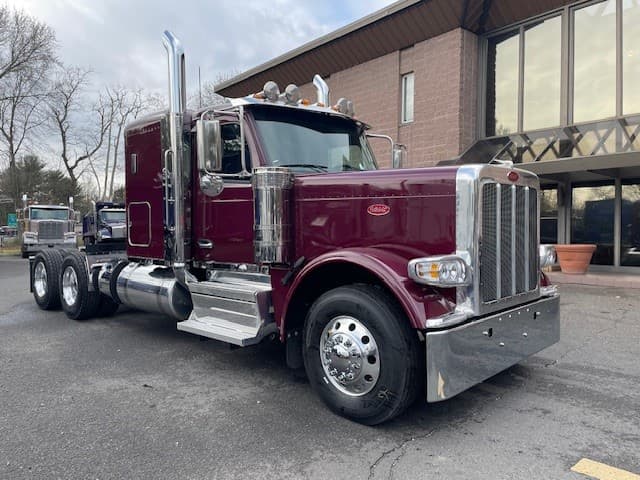 2025 Peterbilt 589 — photo 3
