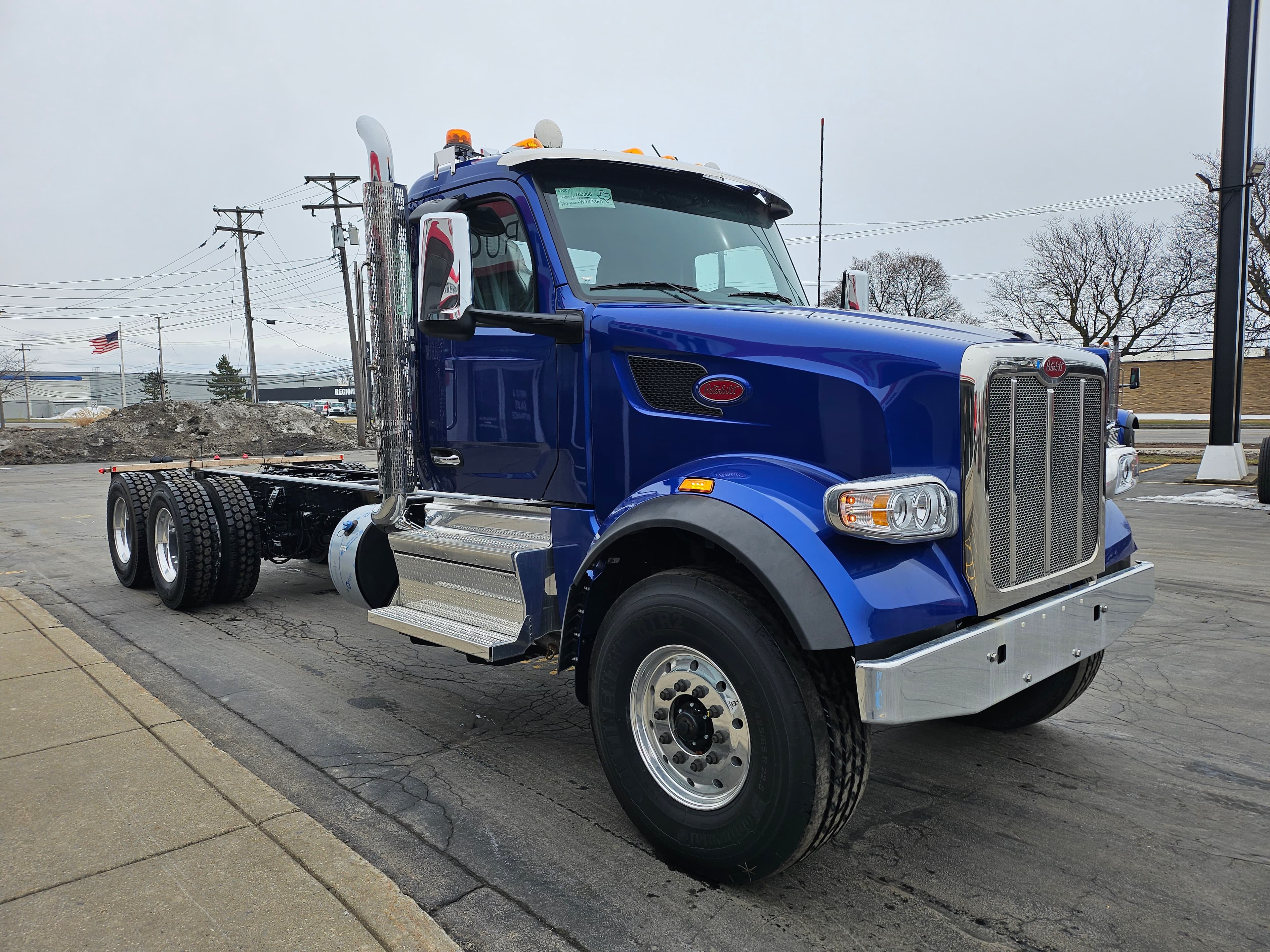 2025 Peterbilt 567 — photo 2