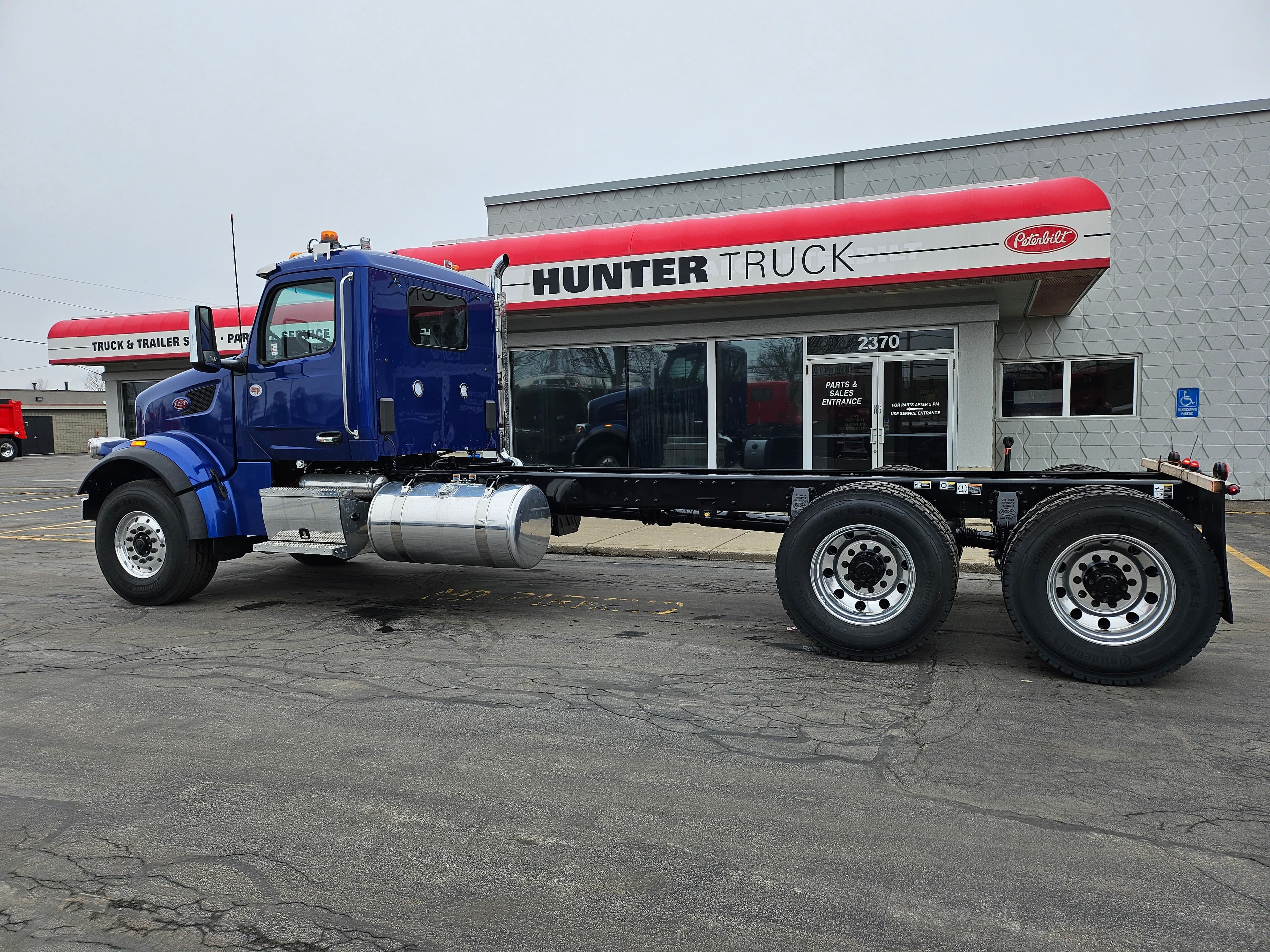 2025 Peterbilt 567 — photo 3