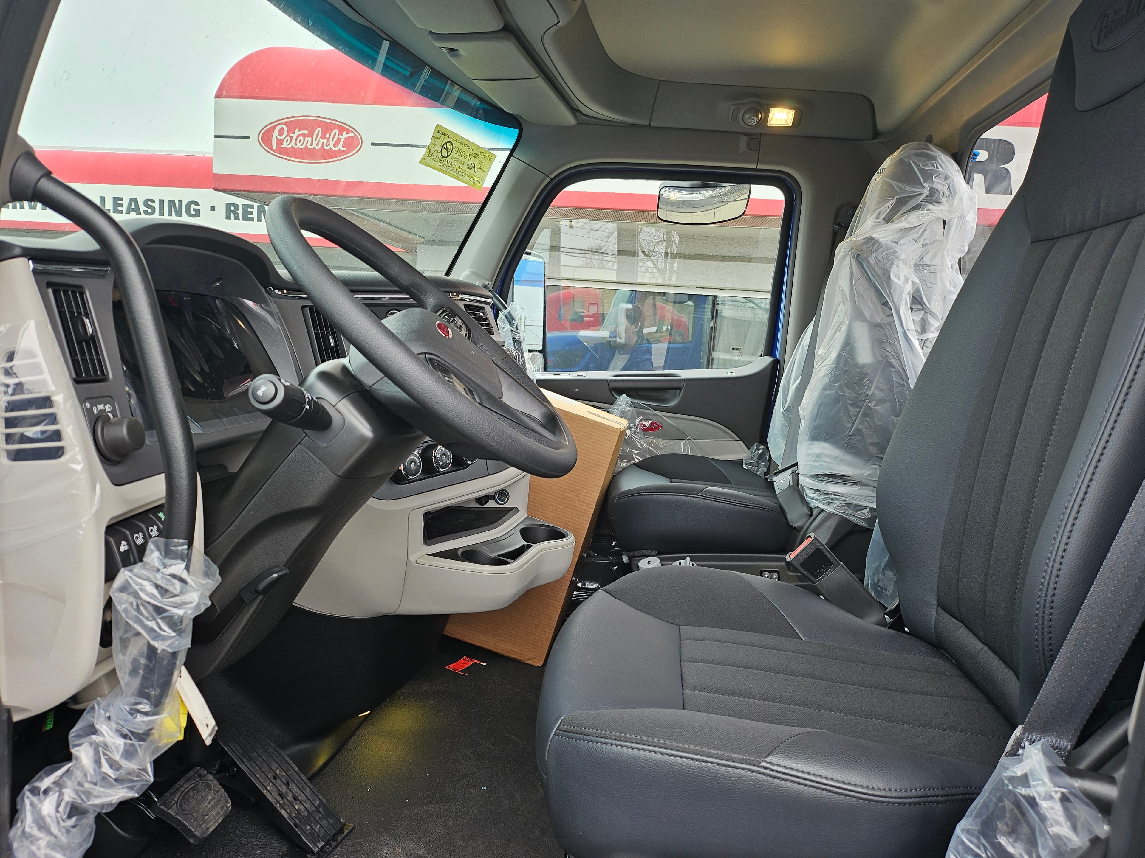 2025 Peterbilt 567 — photo 6