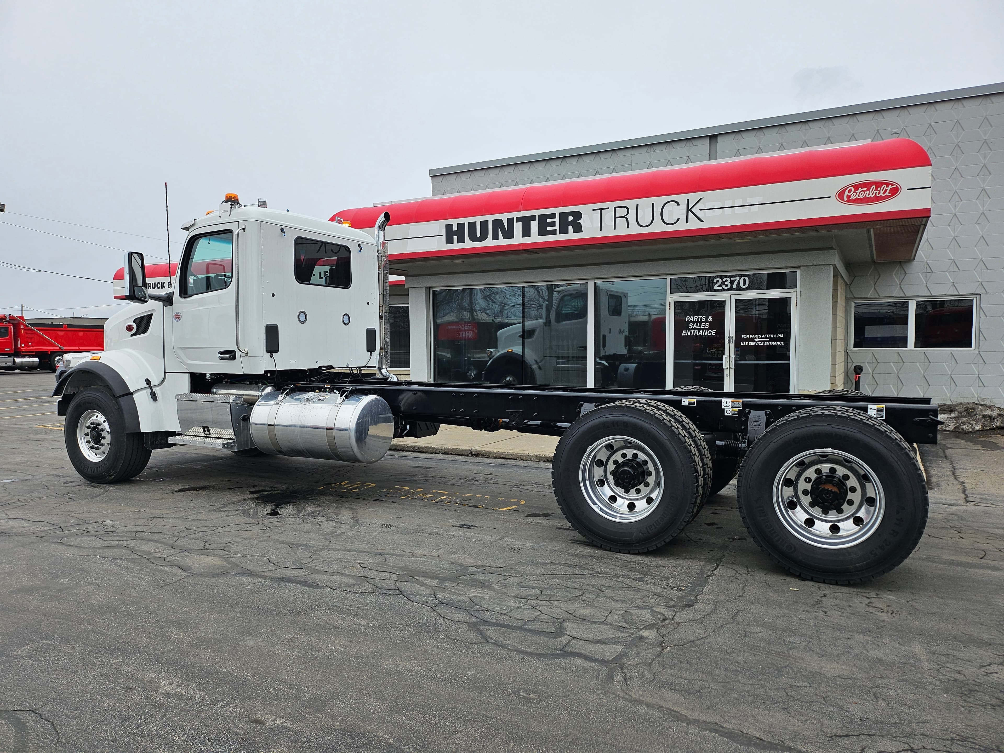 2025 Peterbilt 567 — photo 3