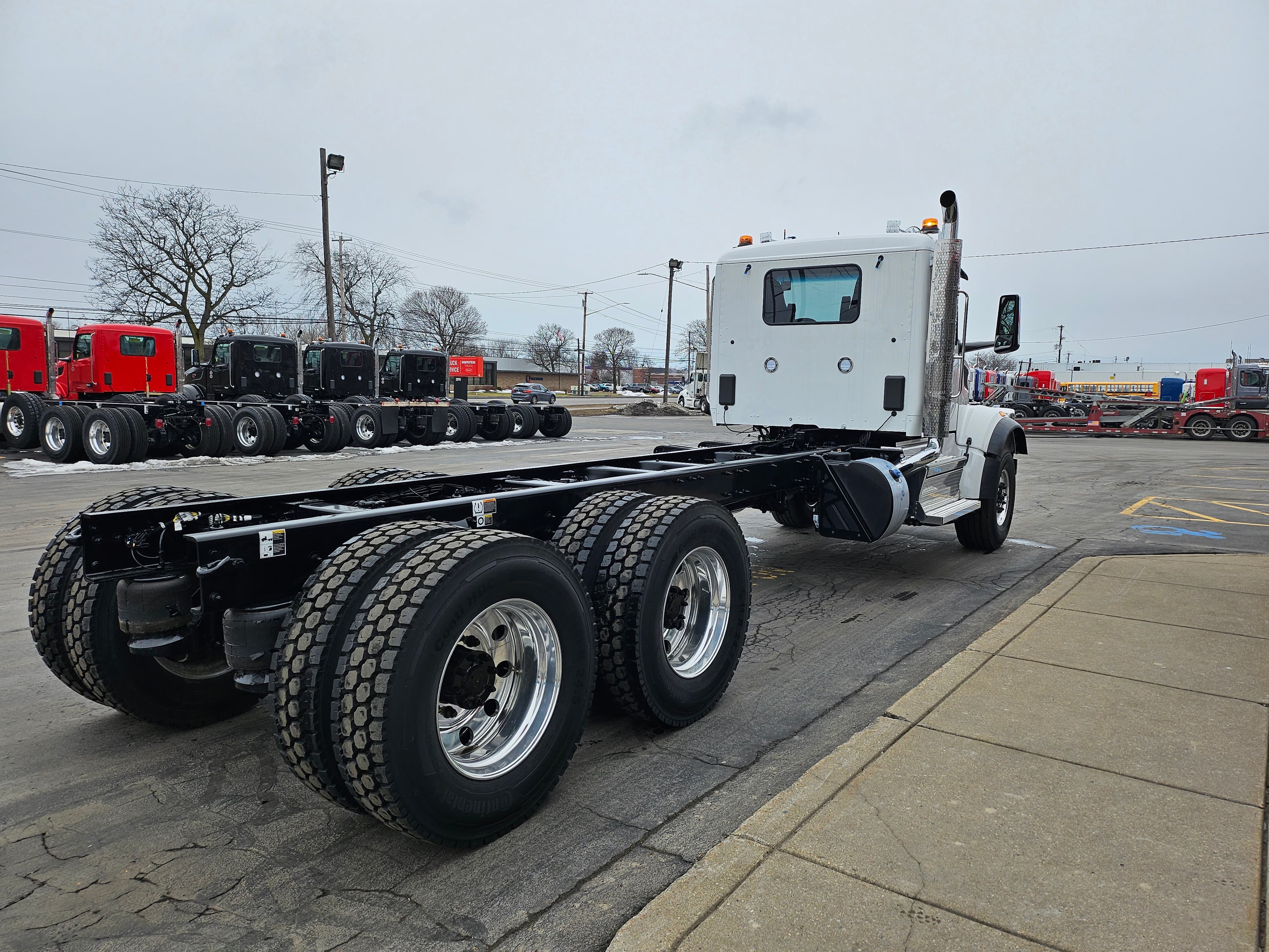 2025 Peterbilt 567 — photo 4