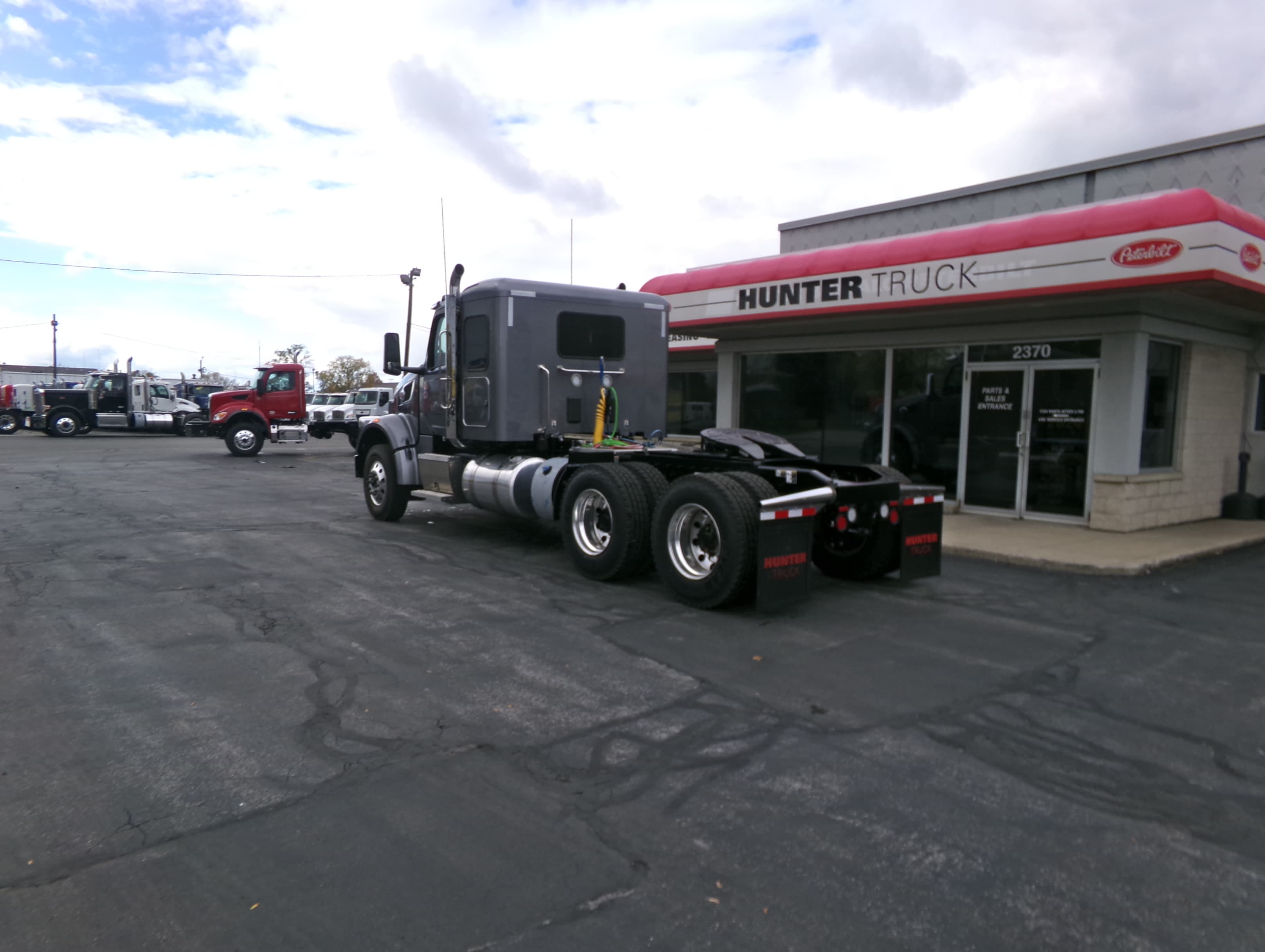 2025 Peterbilt 567 — photo 4