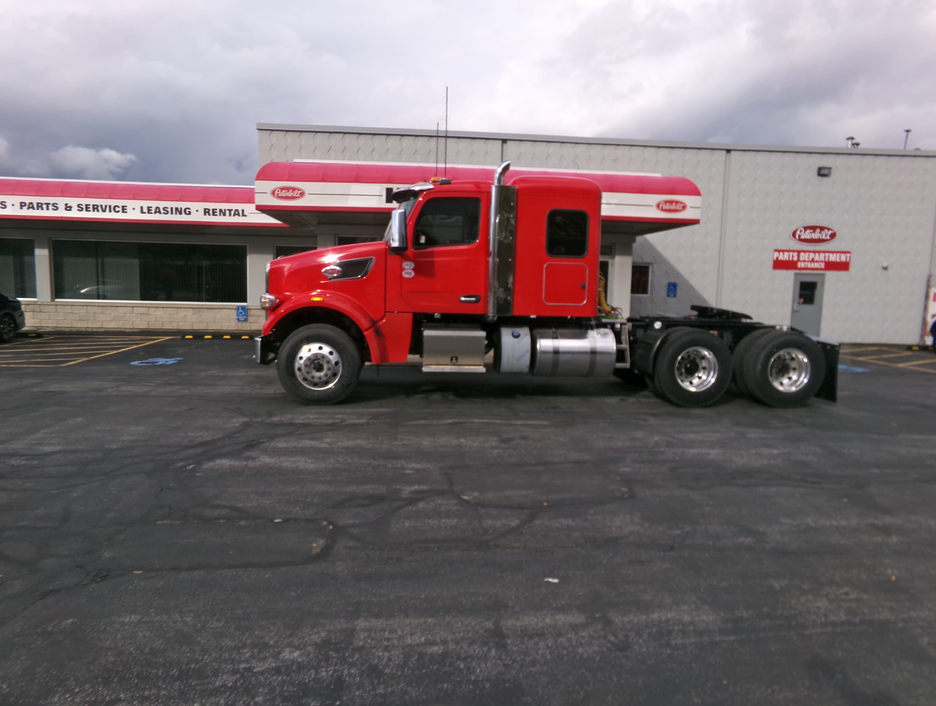 2025 Peterbilt 567 — photo 4