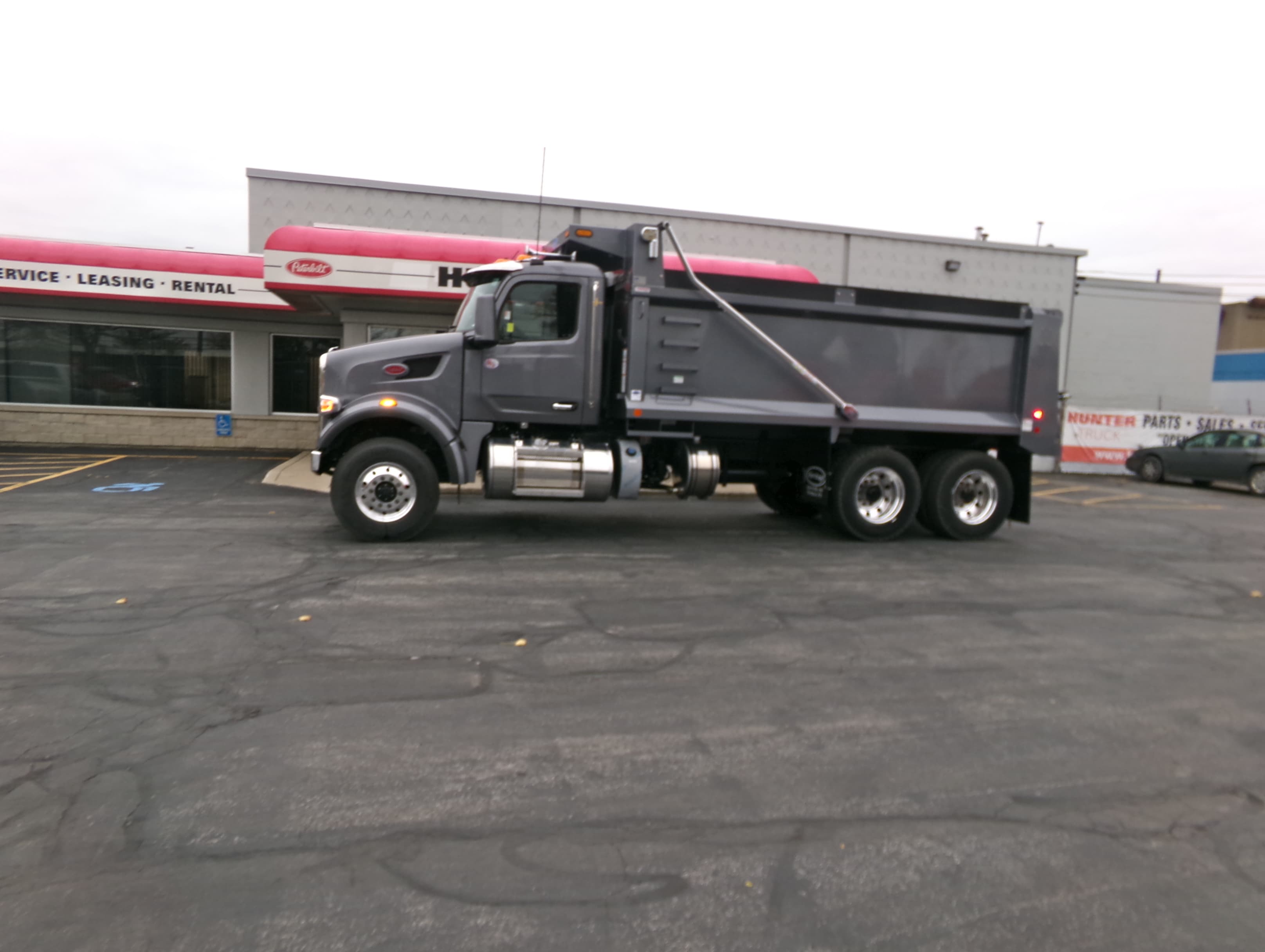 2025 Peterbilt 567 — photo 4