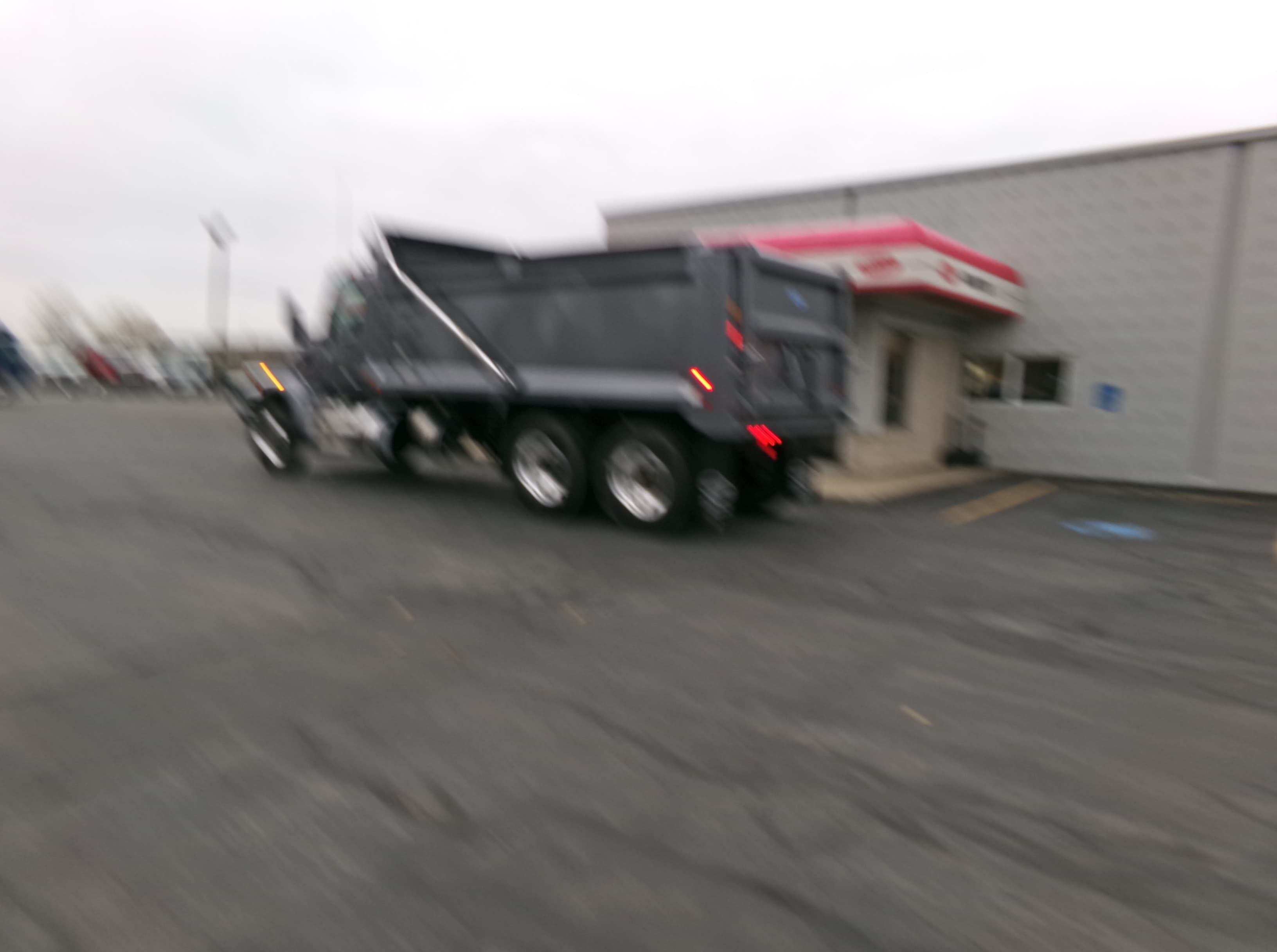 2025 Peterbilt 567 — photo 5