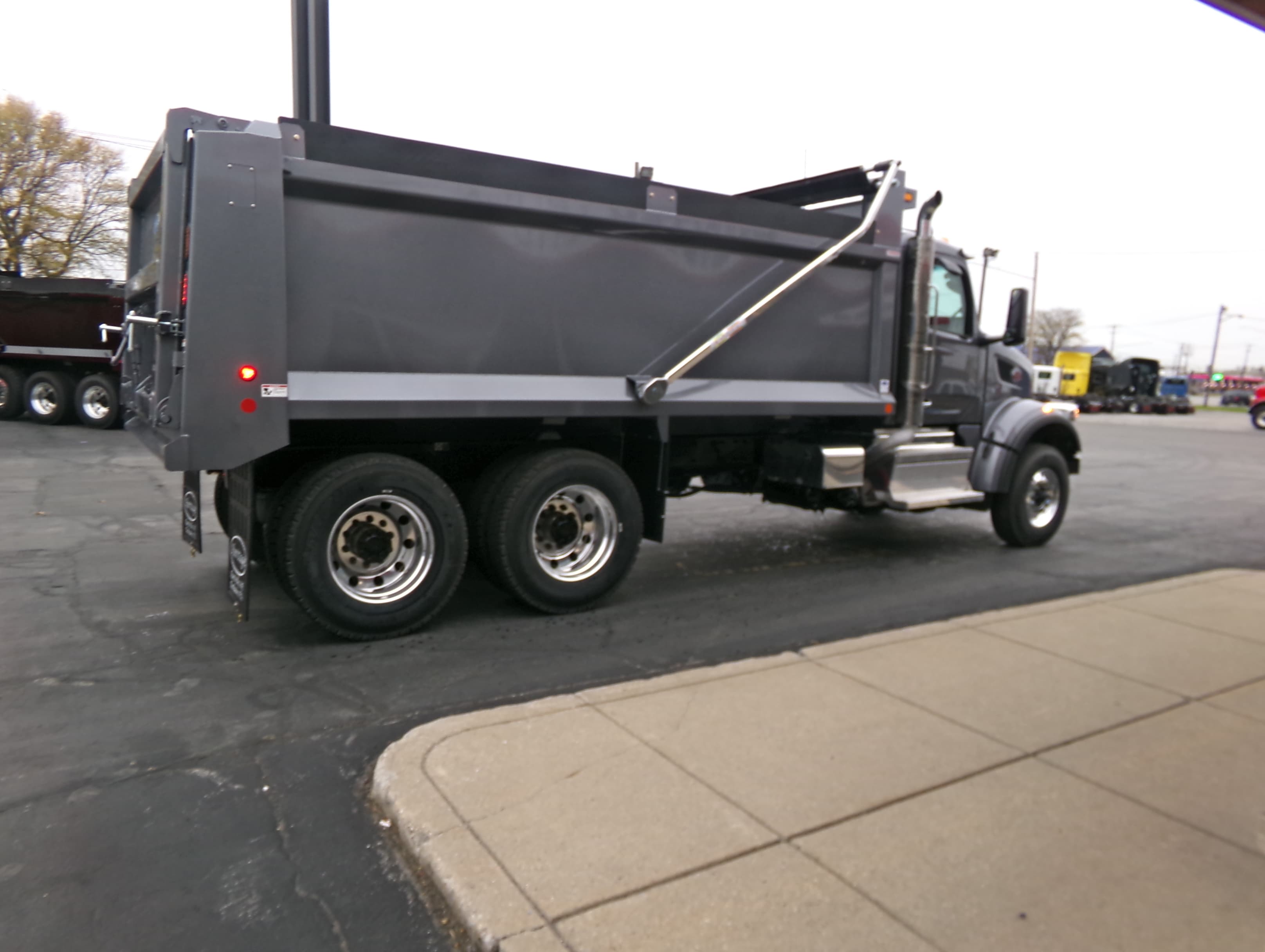 2025 Peterbilt 567 — photo 7