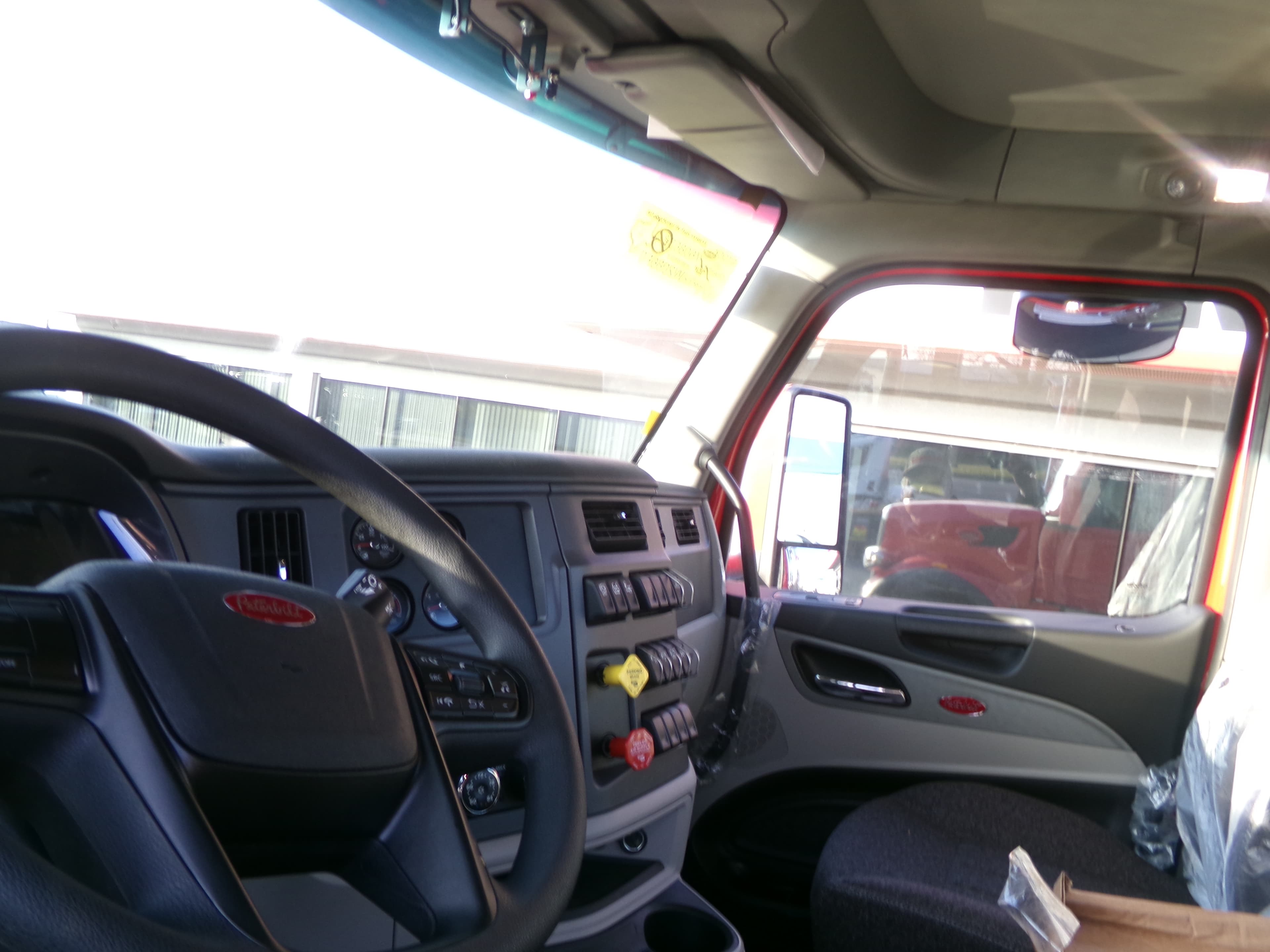 2025 Peterbilt 567 — photo 5