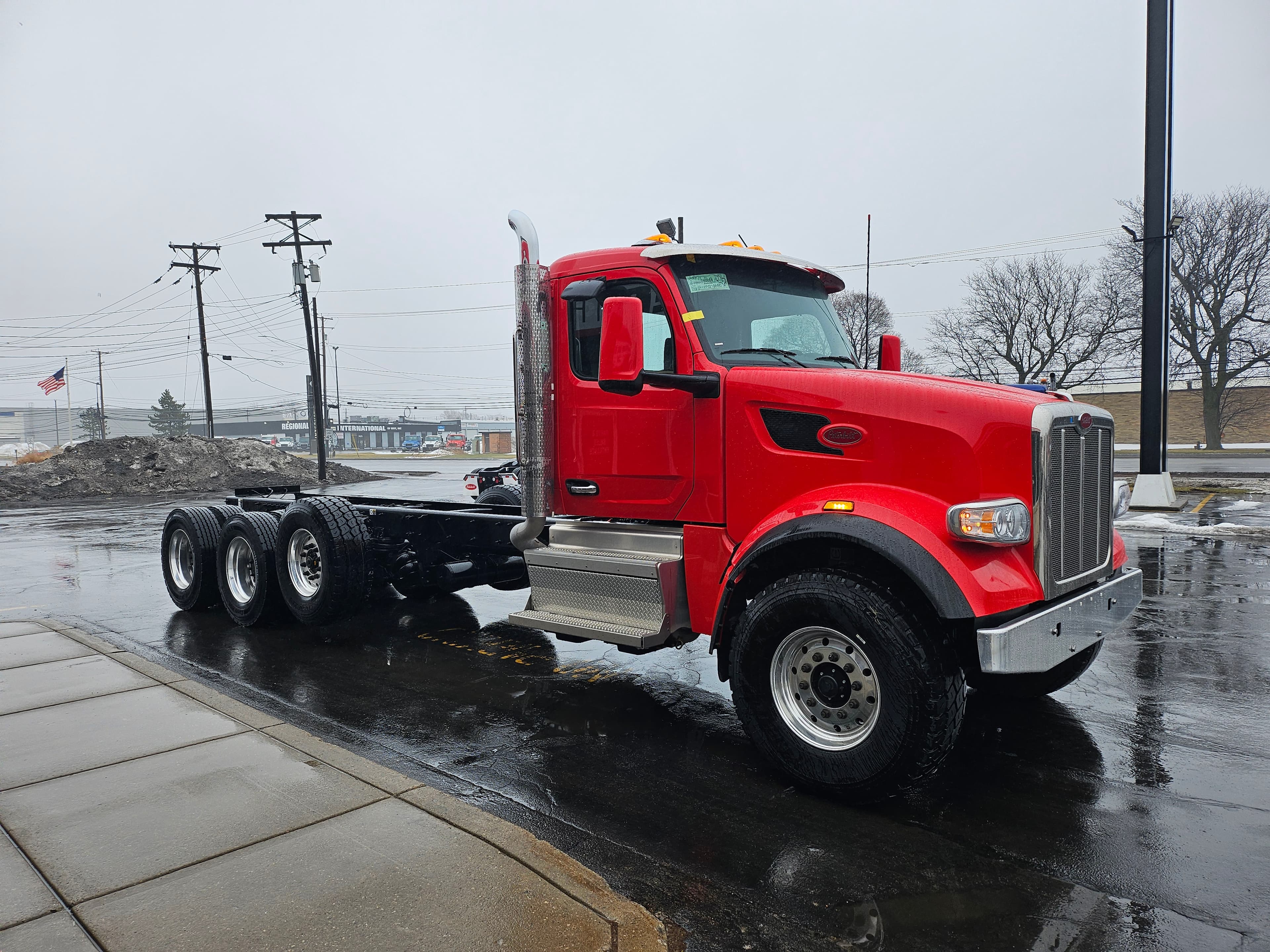 2025 Peterbilt 567 — photo 2