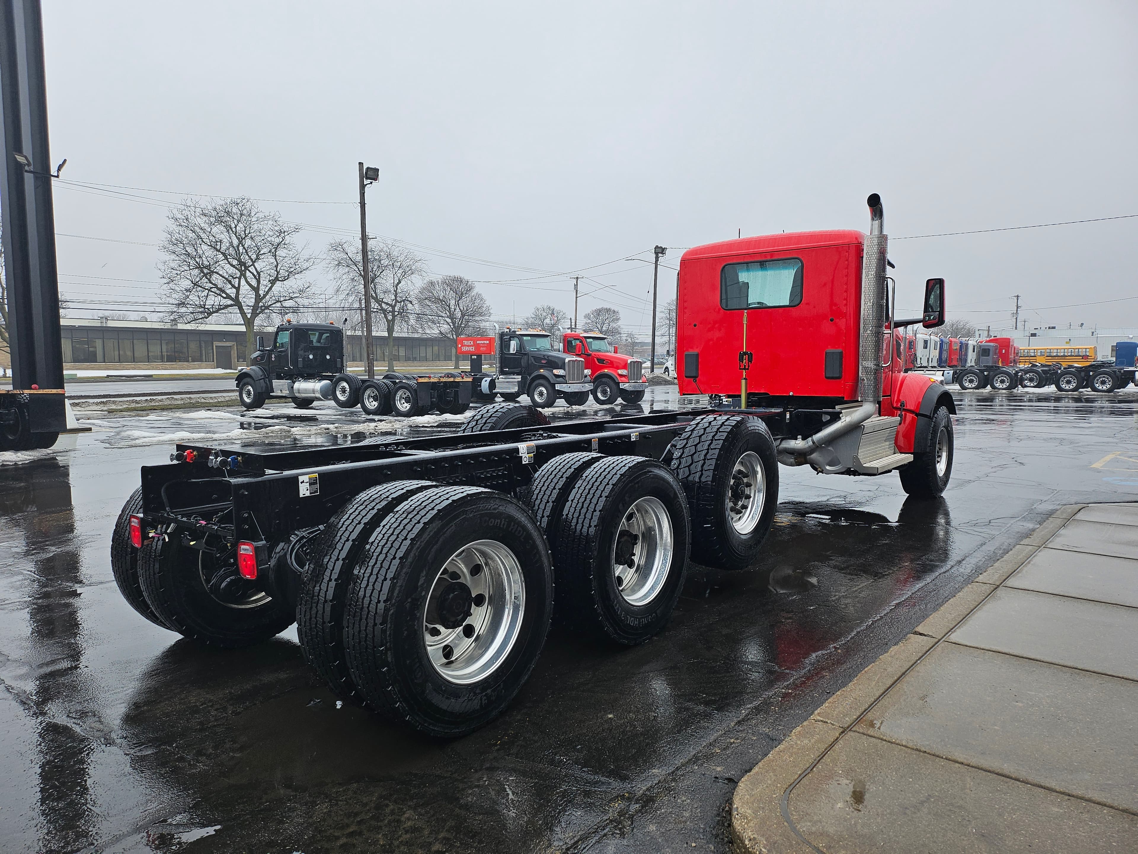 2025 Peterbilt 567 — photo 4