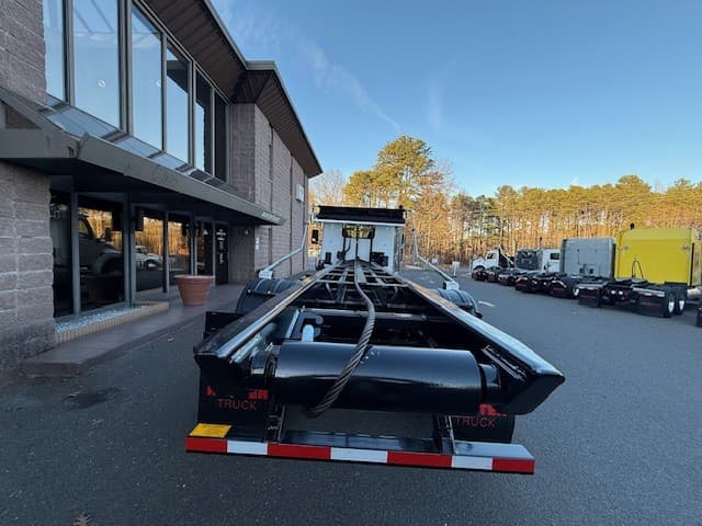 2025 Peterbilt — photo 5