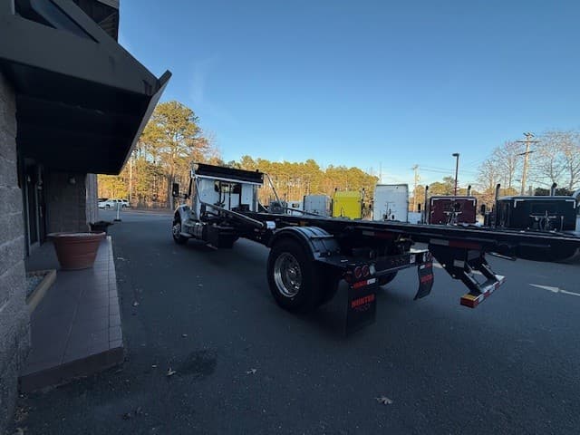 2025 Peterbilt — photo 6