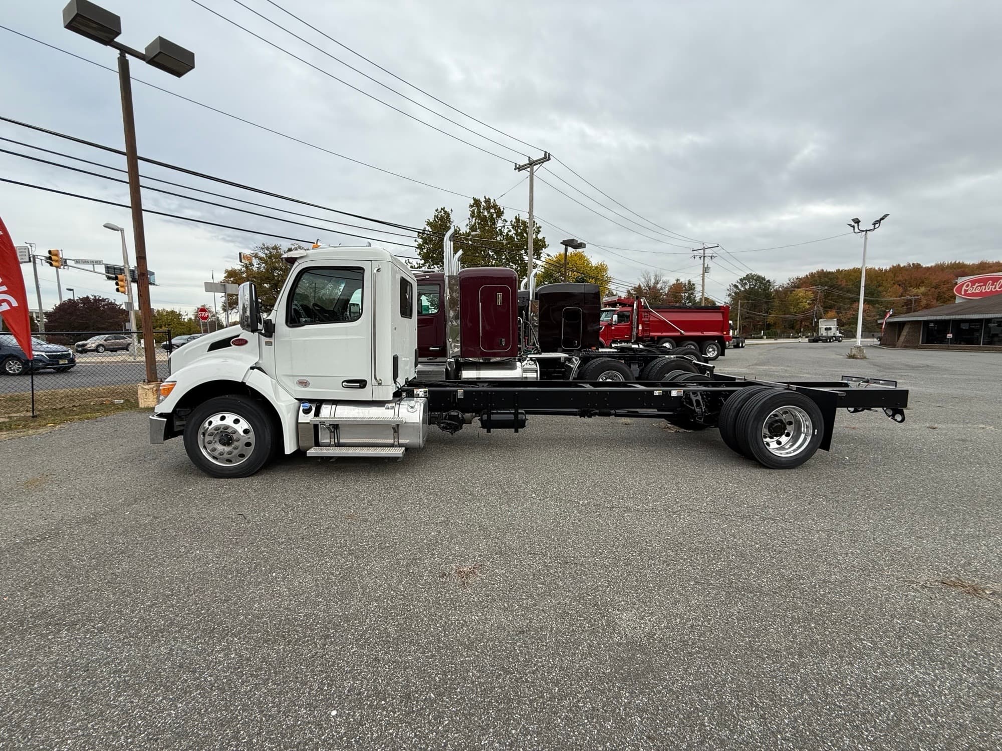 2025 Peterbilt 536 — photo 9