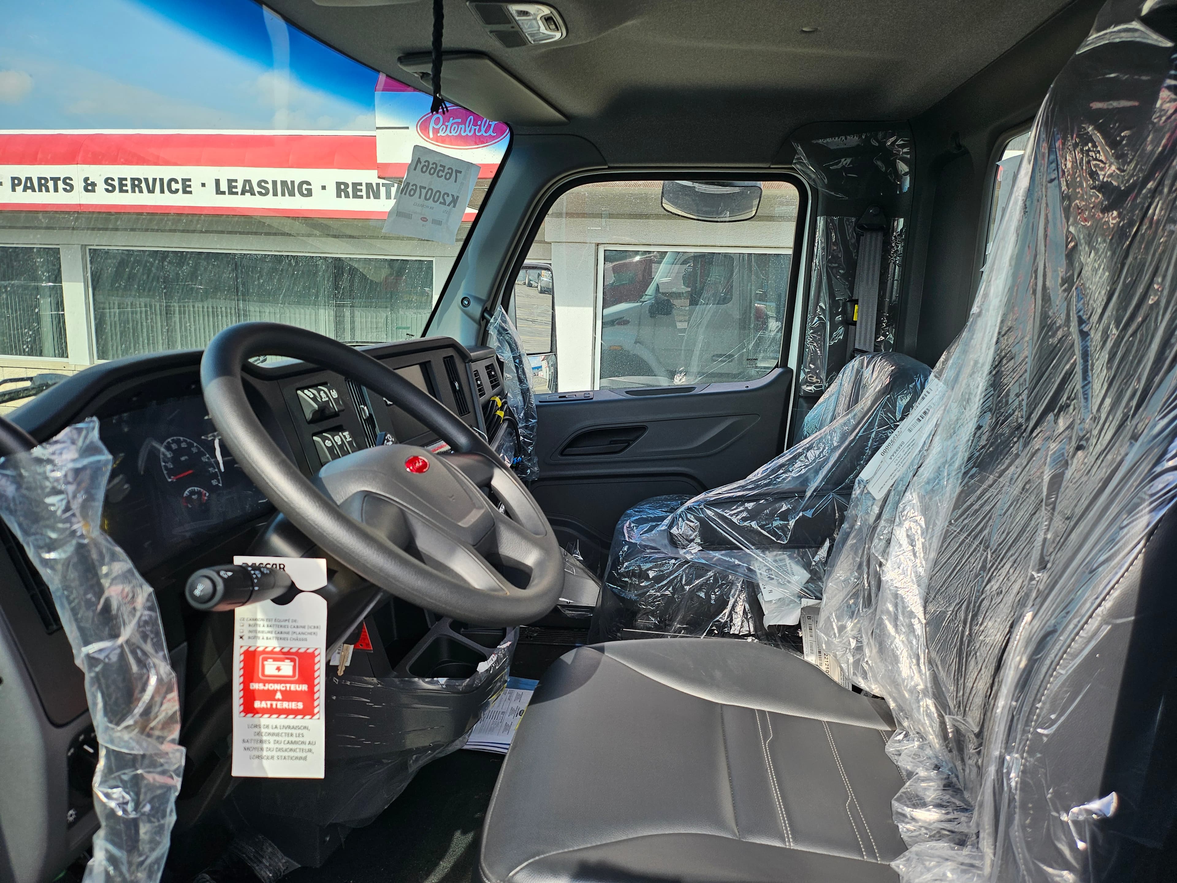 2025 Peterbilt 548 — photo 5