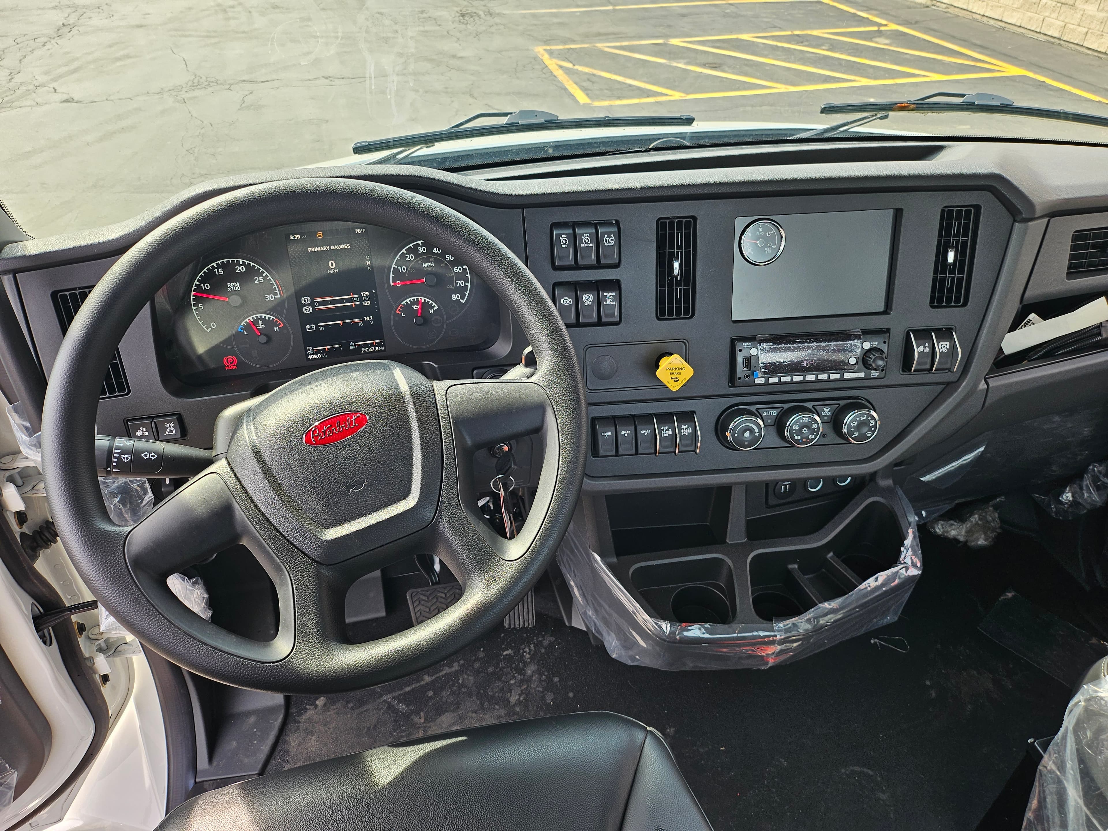 2025 Peterbilt 548 — photo 7