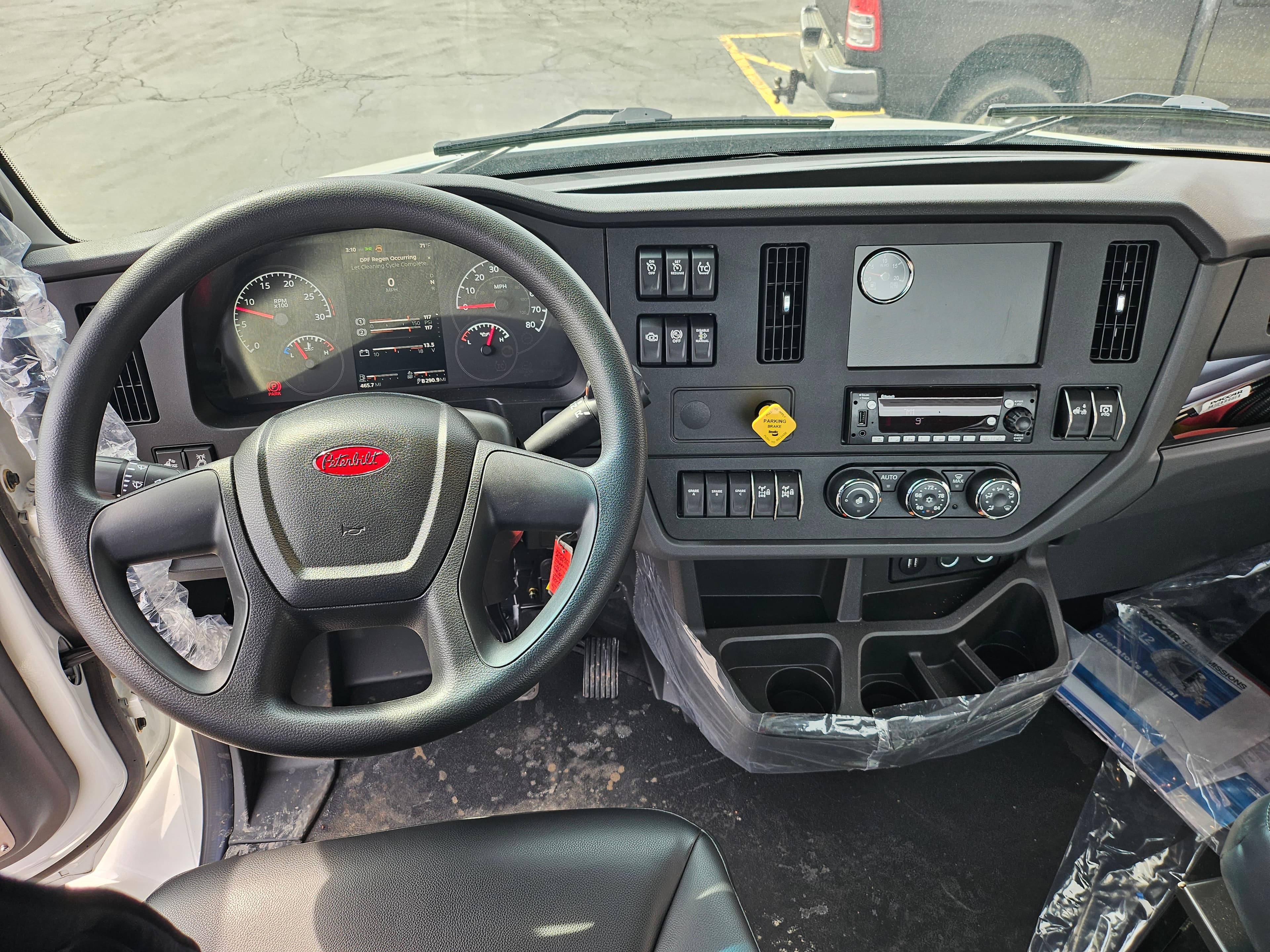 2025 Peterbilt 548 — photo 7