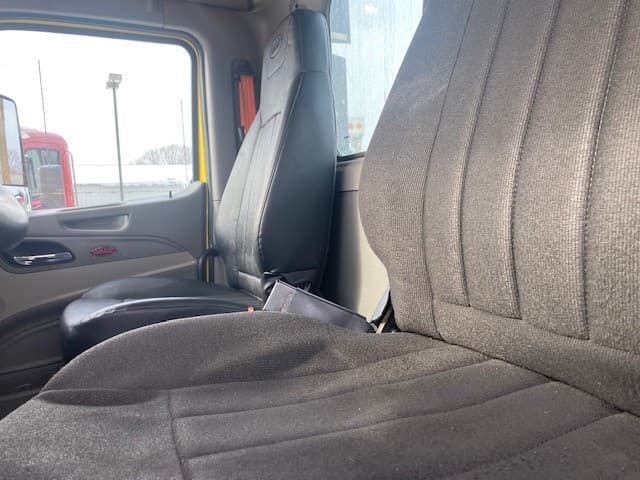 2021 Peterbilt 579 — photo 5