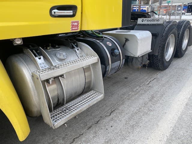 2021 Peterbilt 579 — photo 9