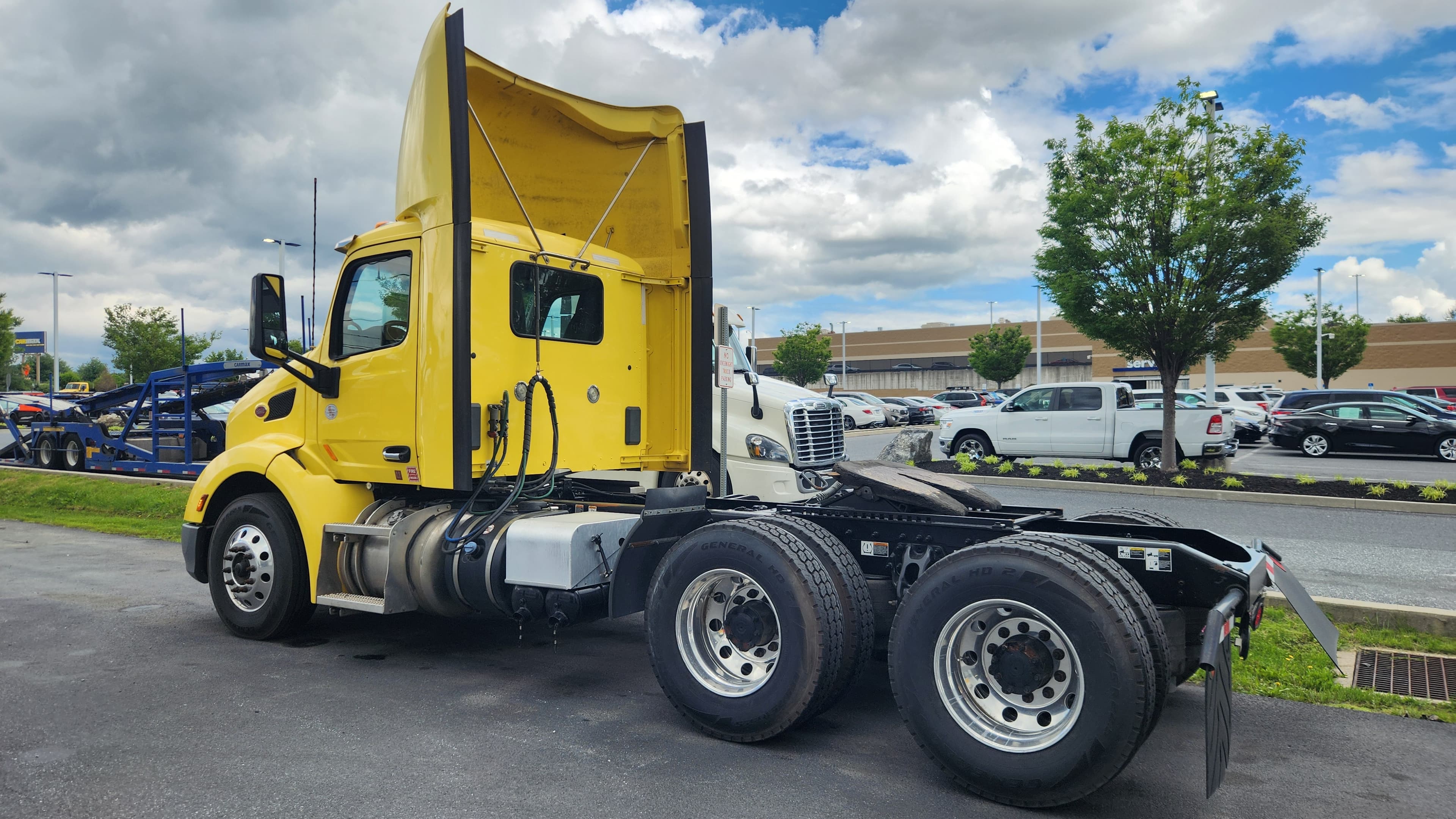 2021 Peterbilt 579 — photo 7