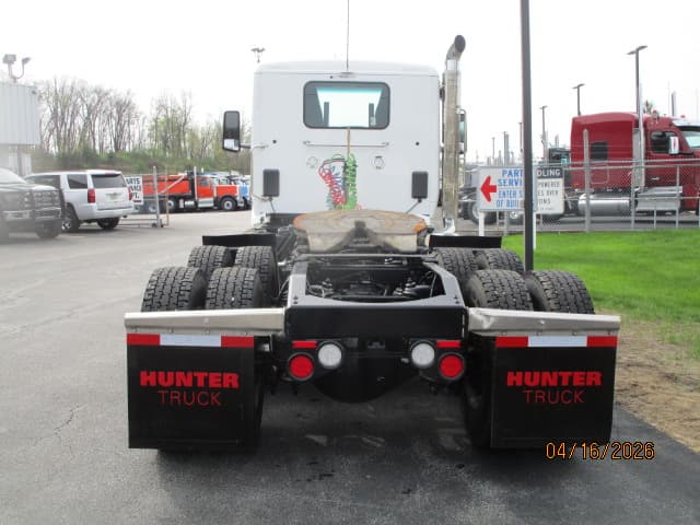 2026 Peterbilt 567 — photo 4