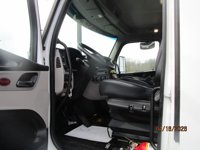 2026 Peterbilt 567 — photo 9