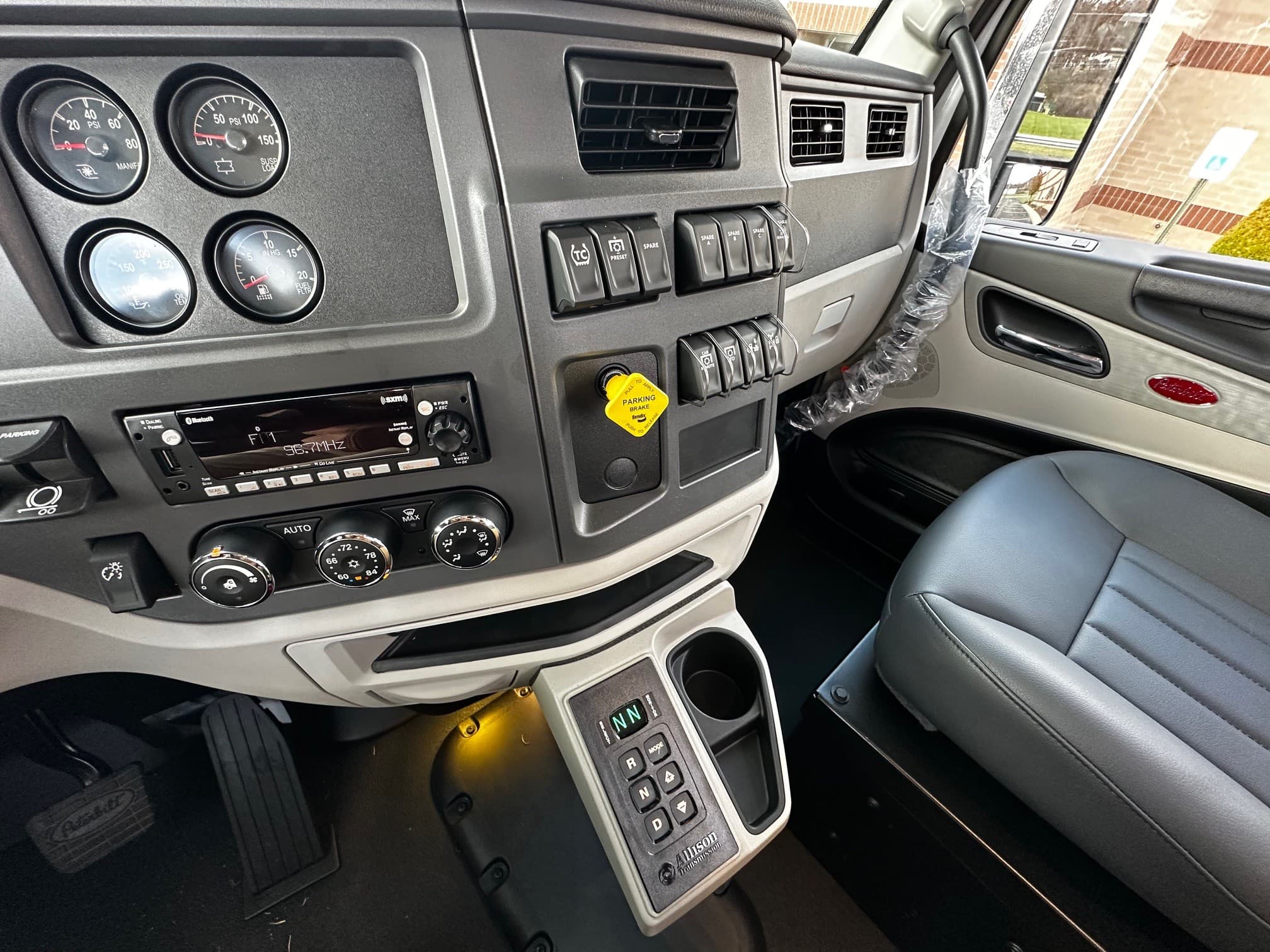 2026 Peterbilt 567 — photo 2