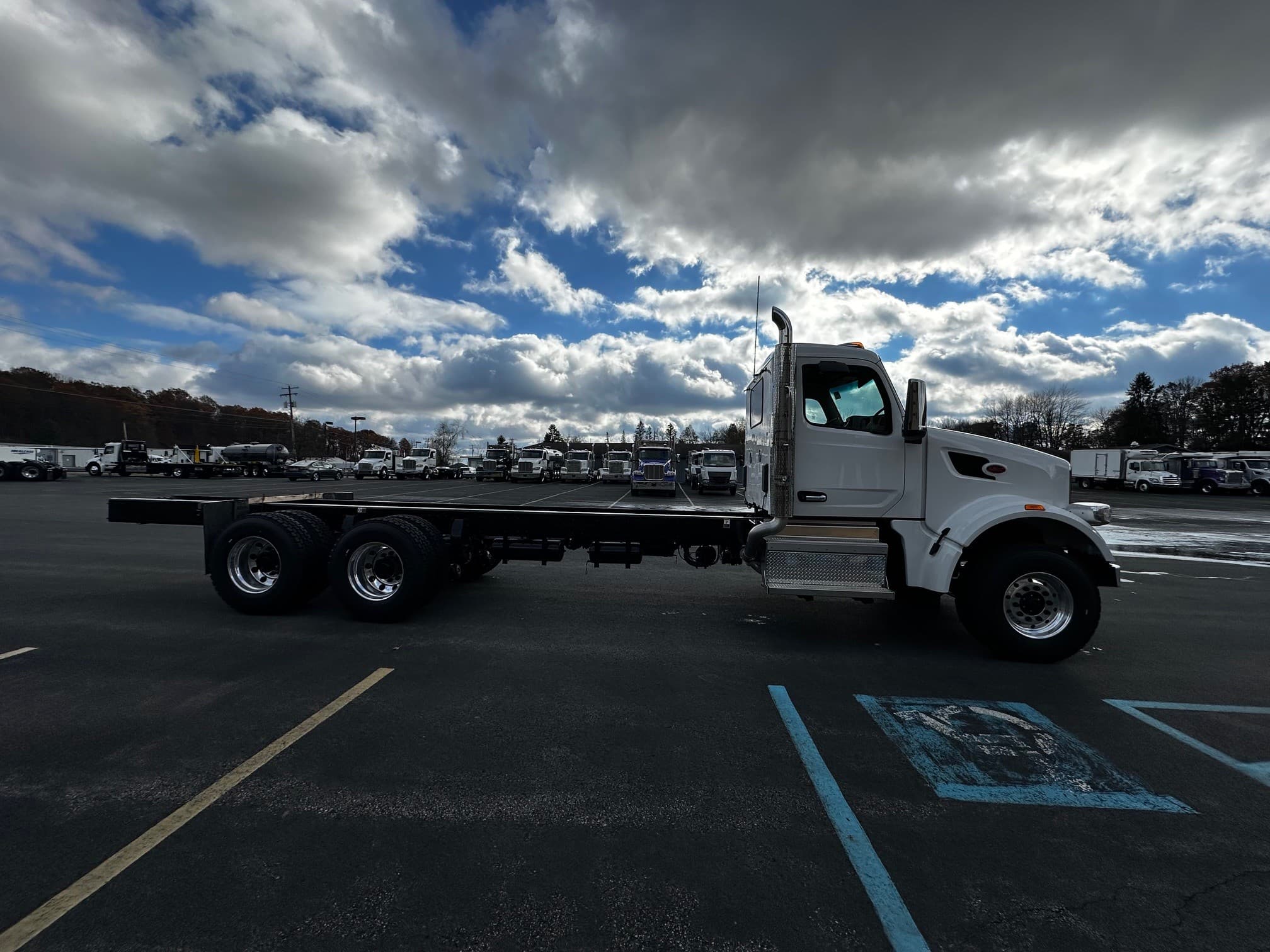 2026 Peterbilt 567 — photo 8