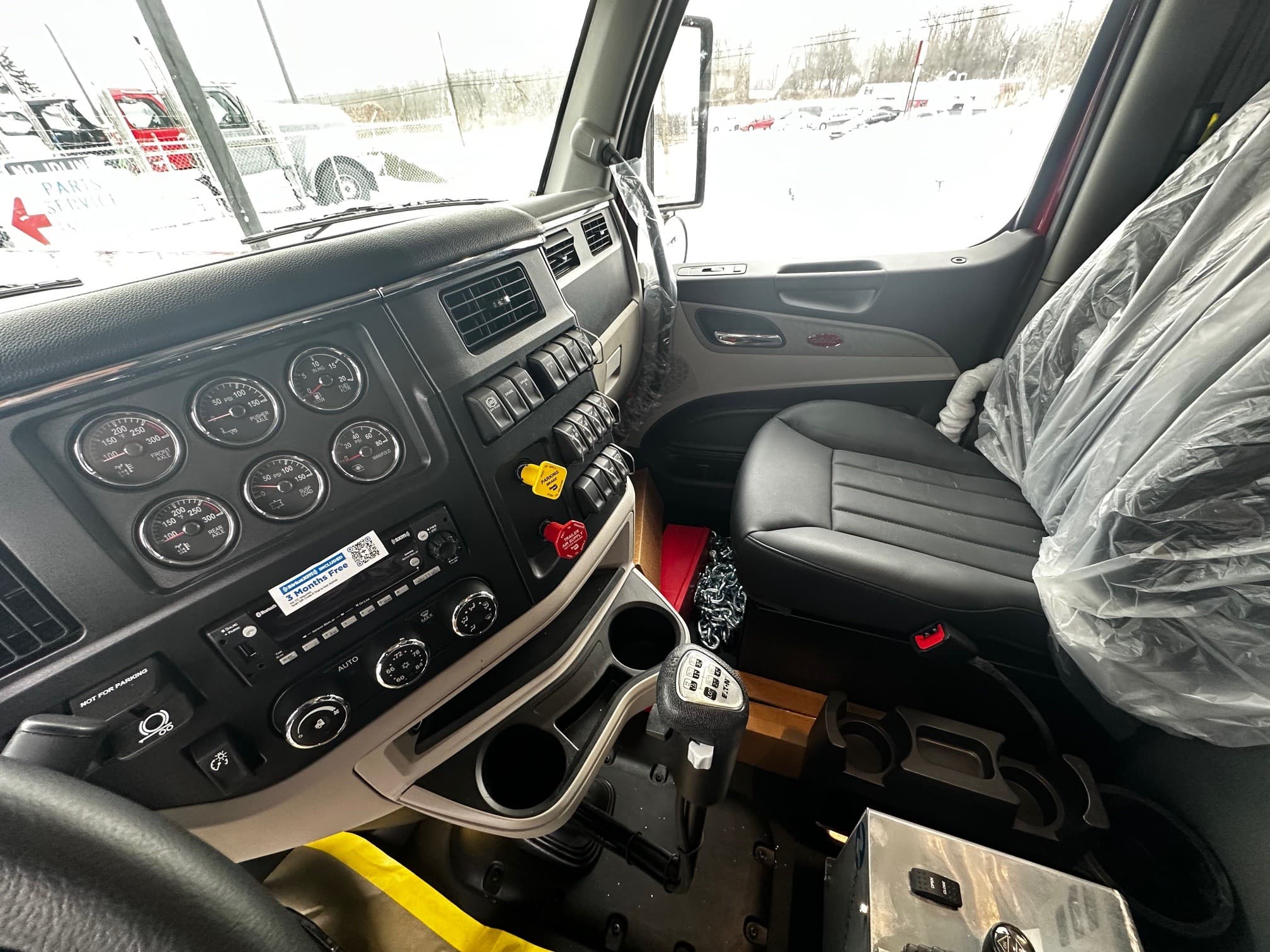 2026 Peterbilt 589 — photo 2