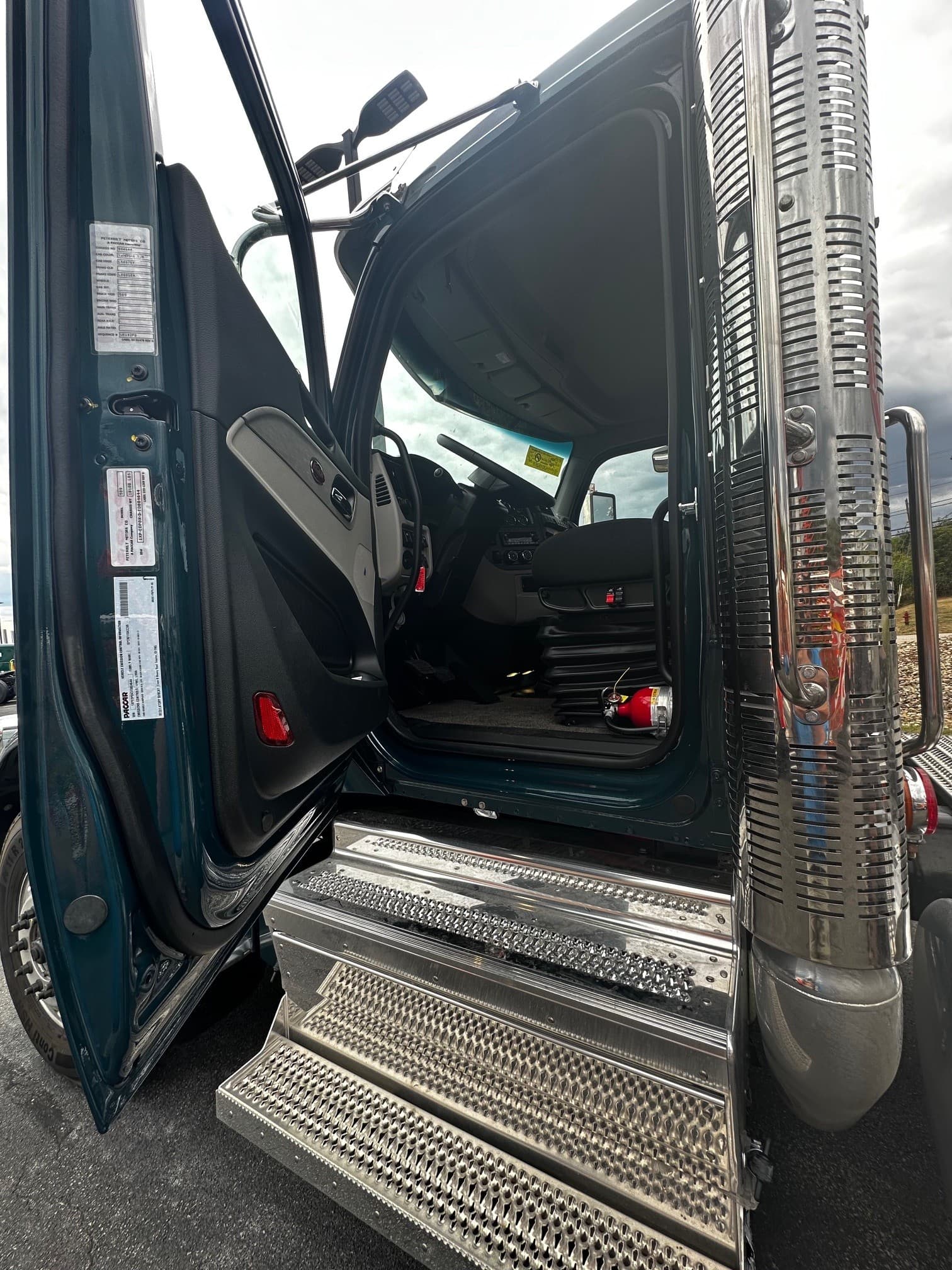 2026 Peterbilt 589 — photo 10